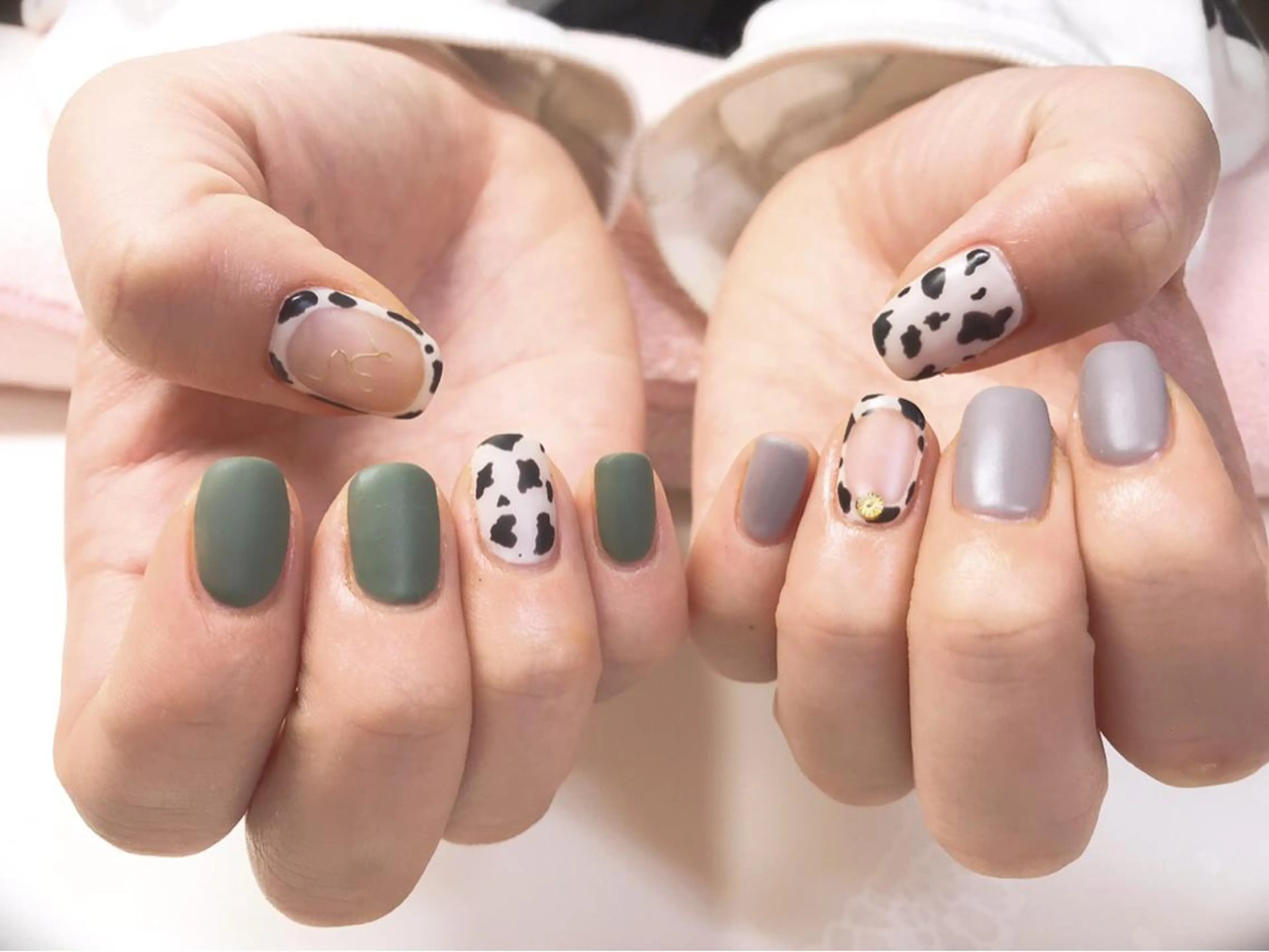 ネイル ハンドネイル ネイルサロン レアリッチのネイルデザイン