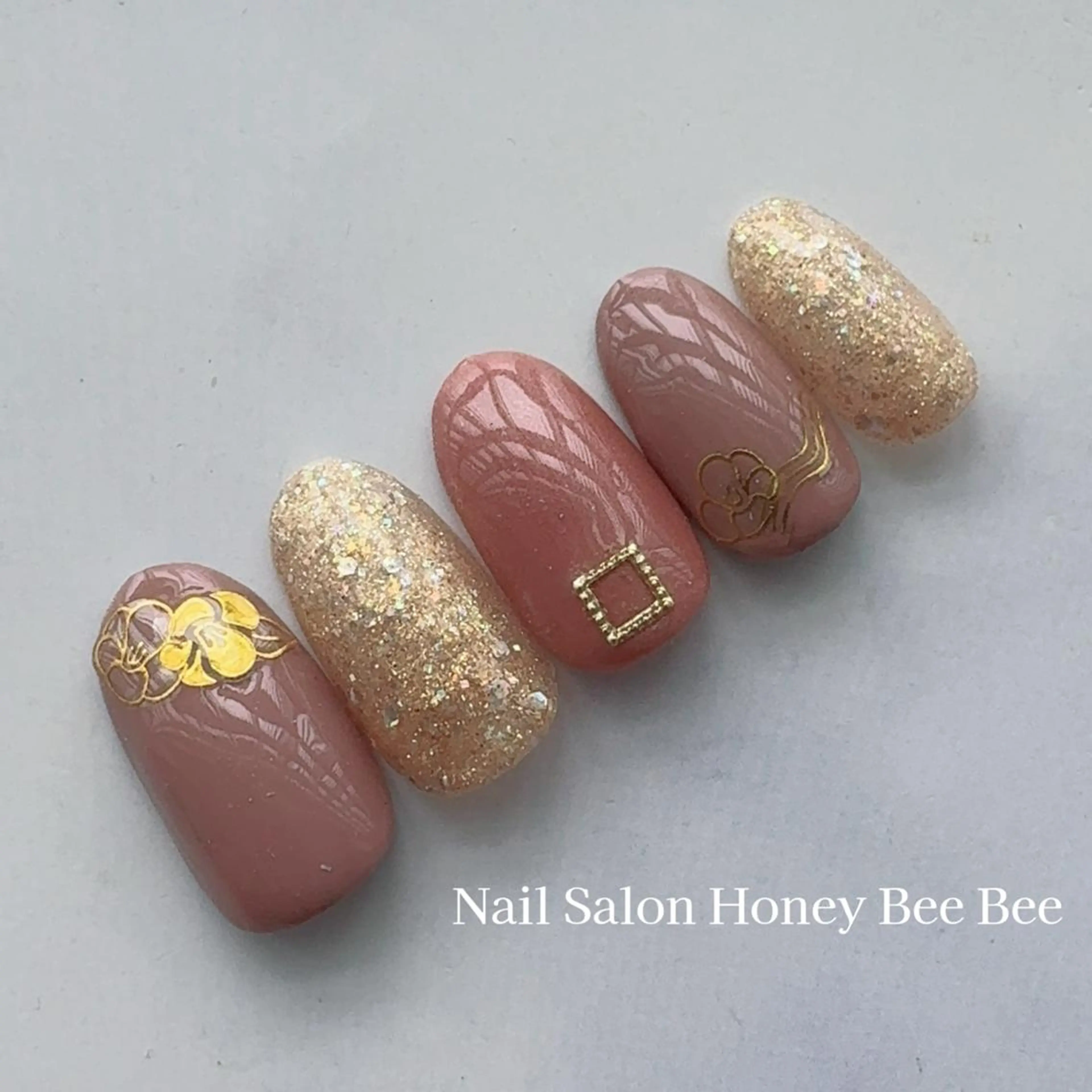 ネイル Nail salon Honey Beeのネイルデザイン