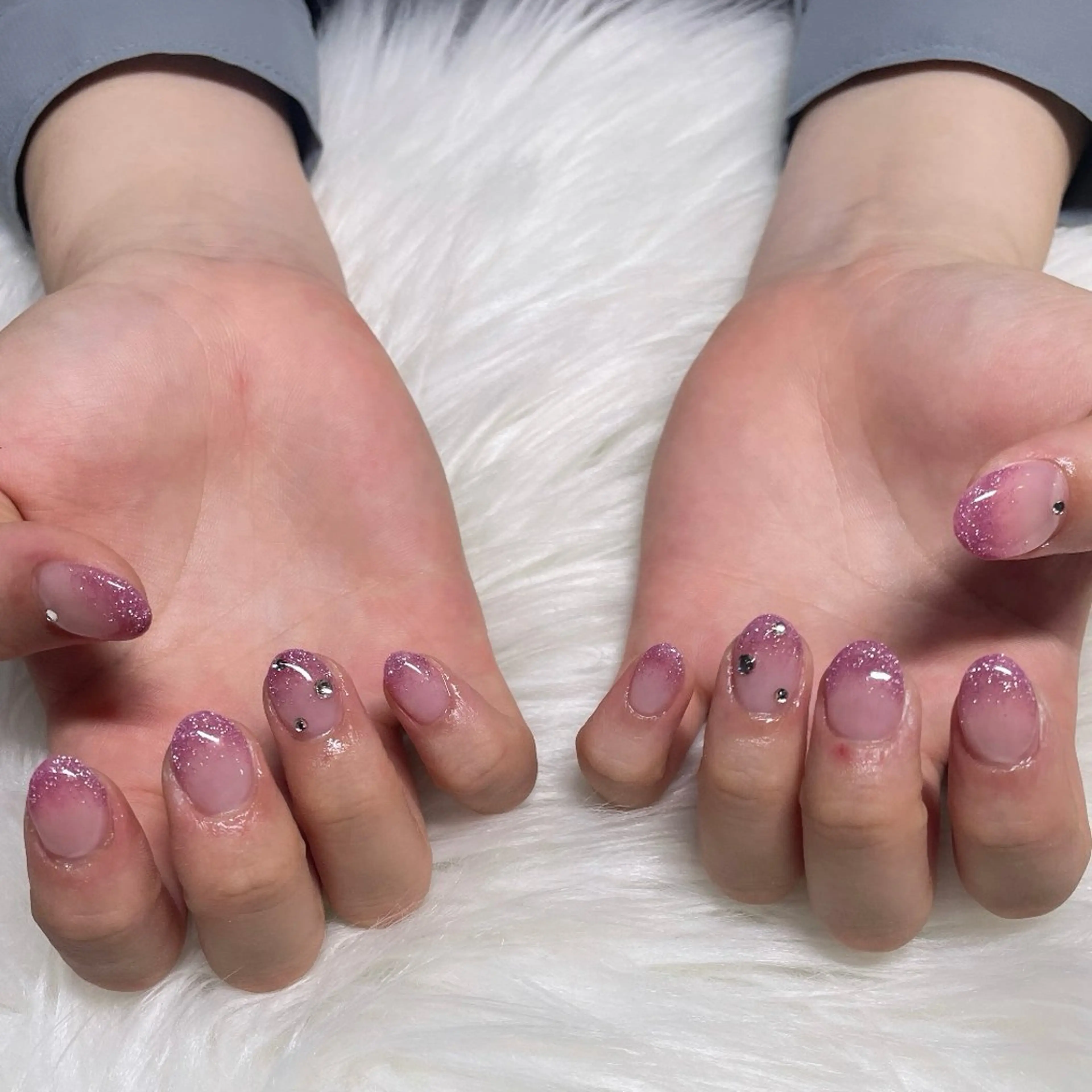 ネイル グラデーション ラメ(グリッター) ラメグラデーション ピンク ハンドネイル IROHA NAIL nanaのネイルデザイン