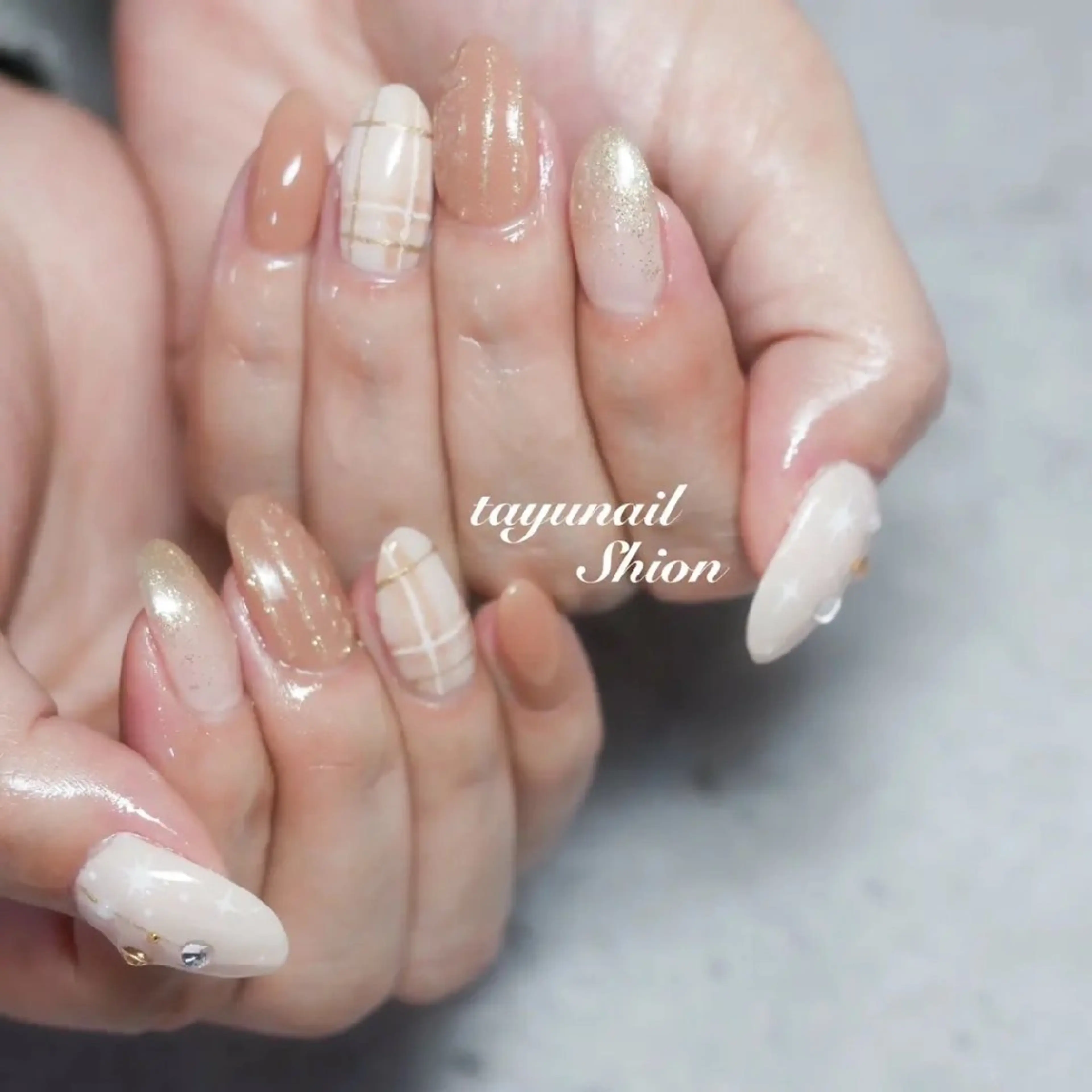 ネイル アートネイル ジェルネイル キラキラネイル パラジェル 冬ネイル ネイルサロン 【たゆnail】のネイルデザイン
