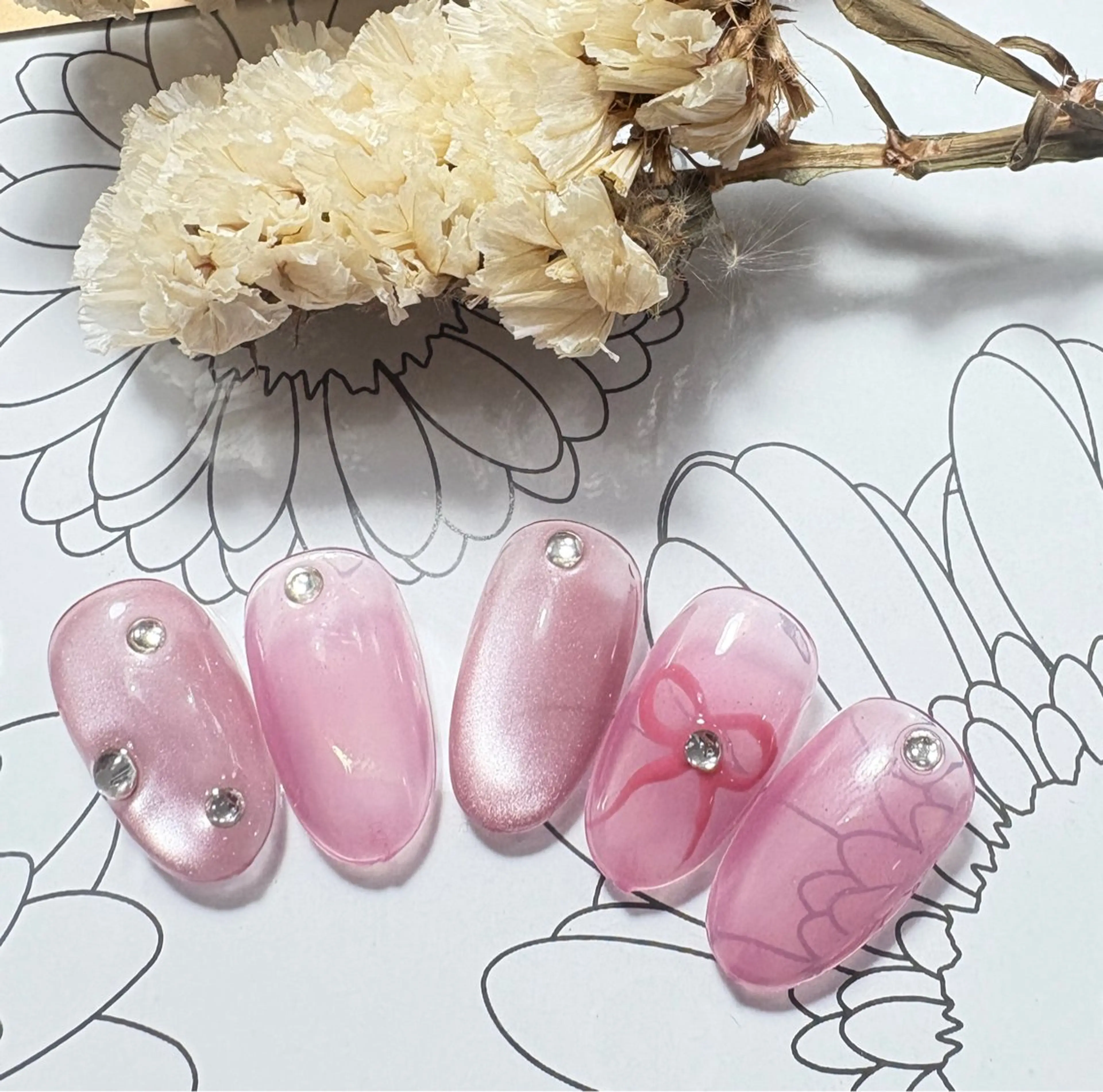 ネイル ハンドネイル フットネイル ハンドケア AngelChris ビューティーサロンのネイルデザイン