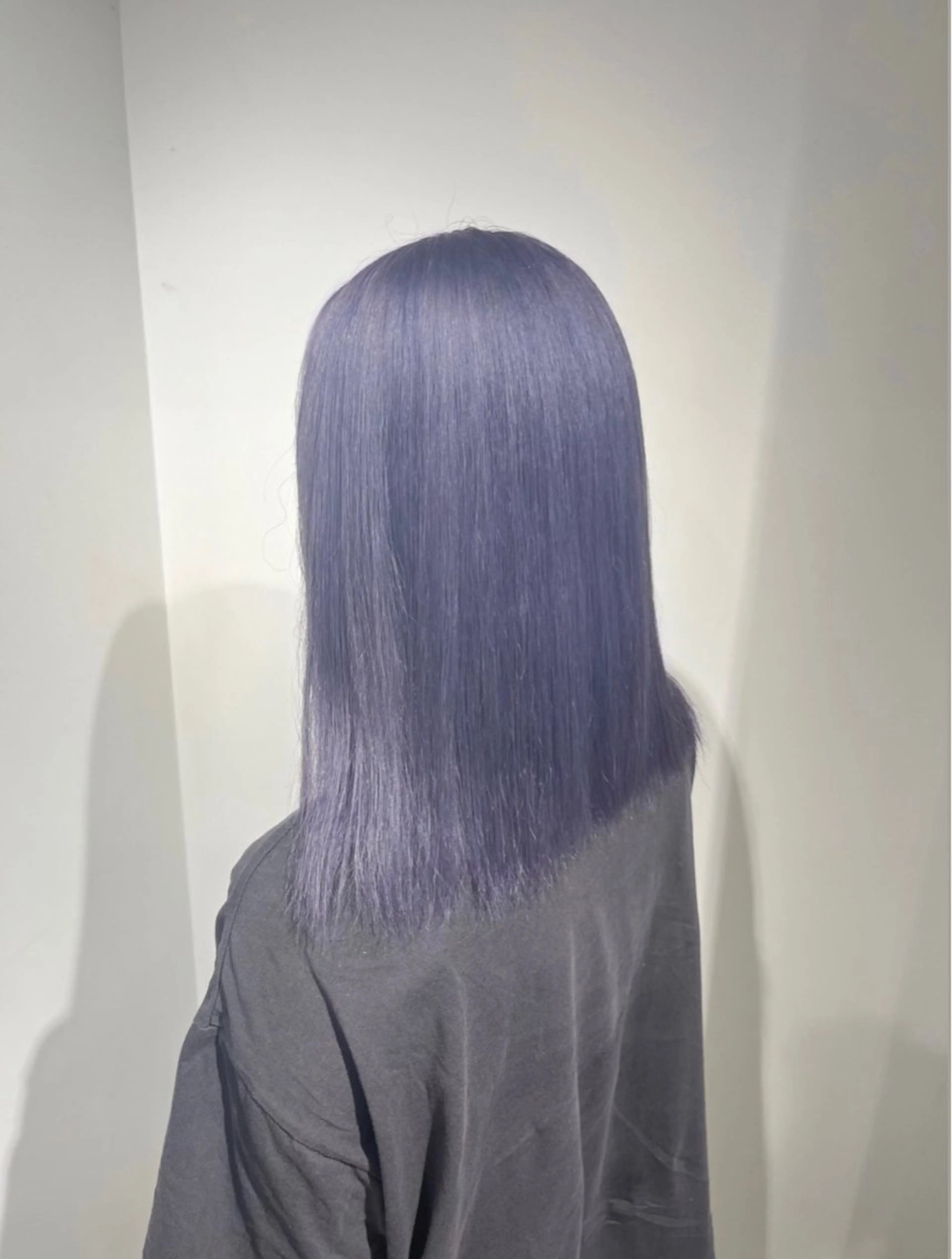 セミロング カラー ラベンダーカラー シルバー ヘアカラー 吉原葵/ハイトーン /インナーカラーのヘアスタイル