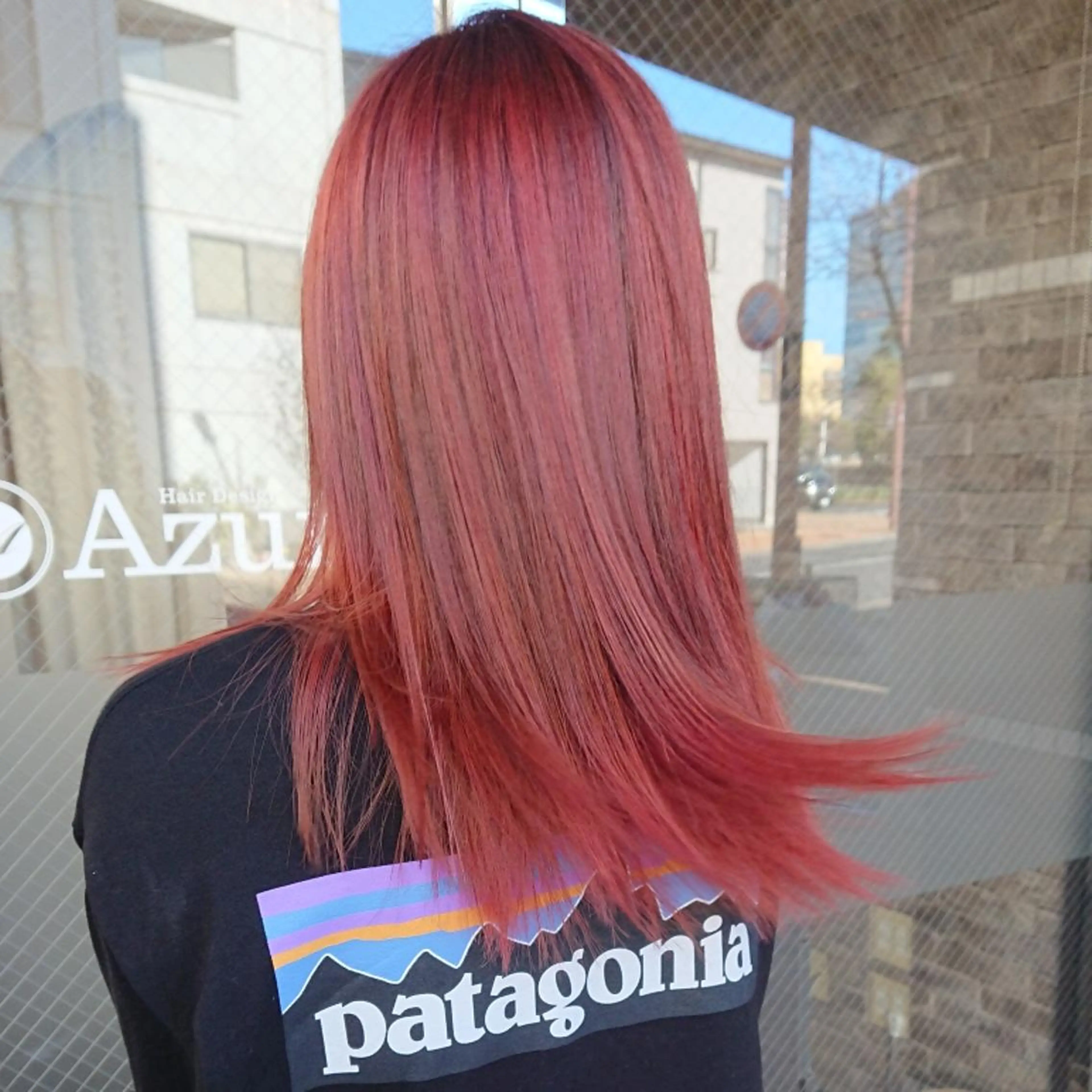 カラー セミロング 美髪 カラーリストのヘアスタイル