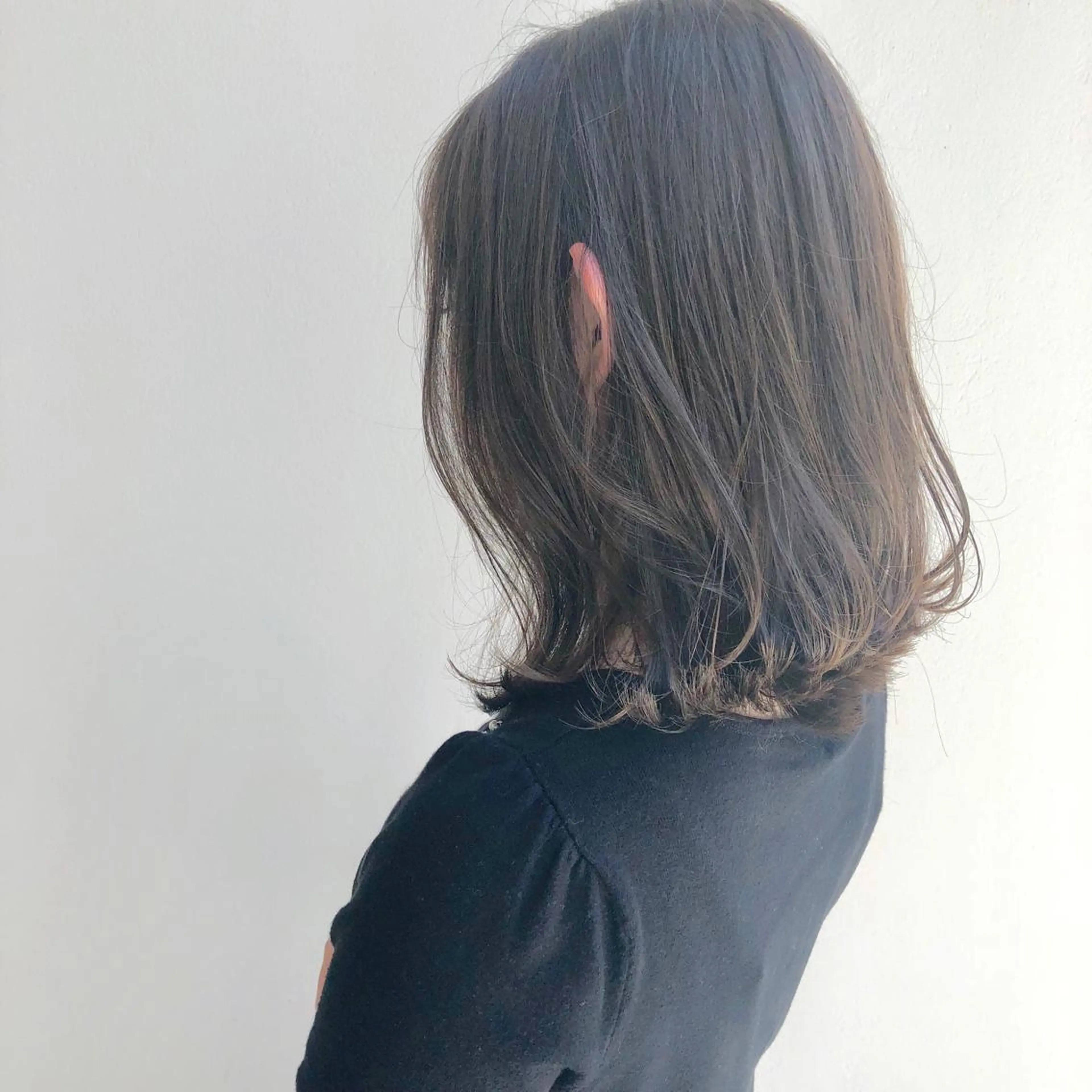 ミディアム 切りっぱなしボブ ミディアムパーマ アッシュ ボブ 外国人風カラー ショート職人 美容師【KENTA】のヘアスタイル