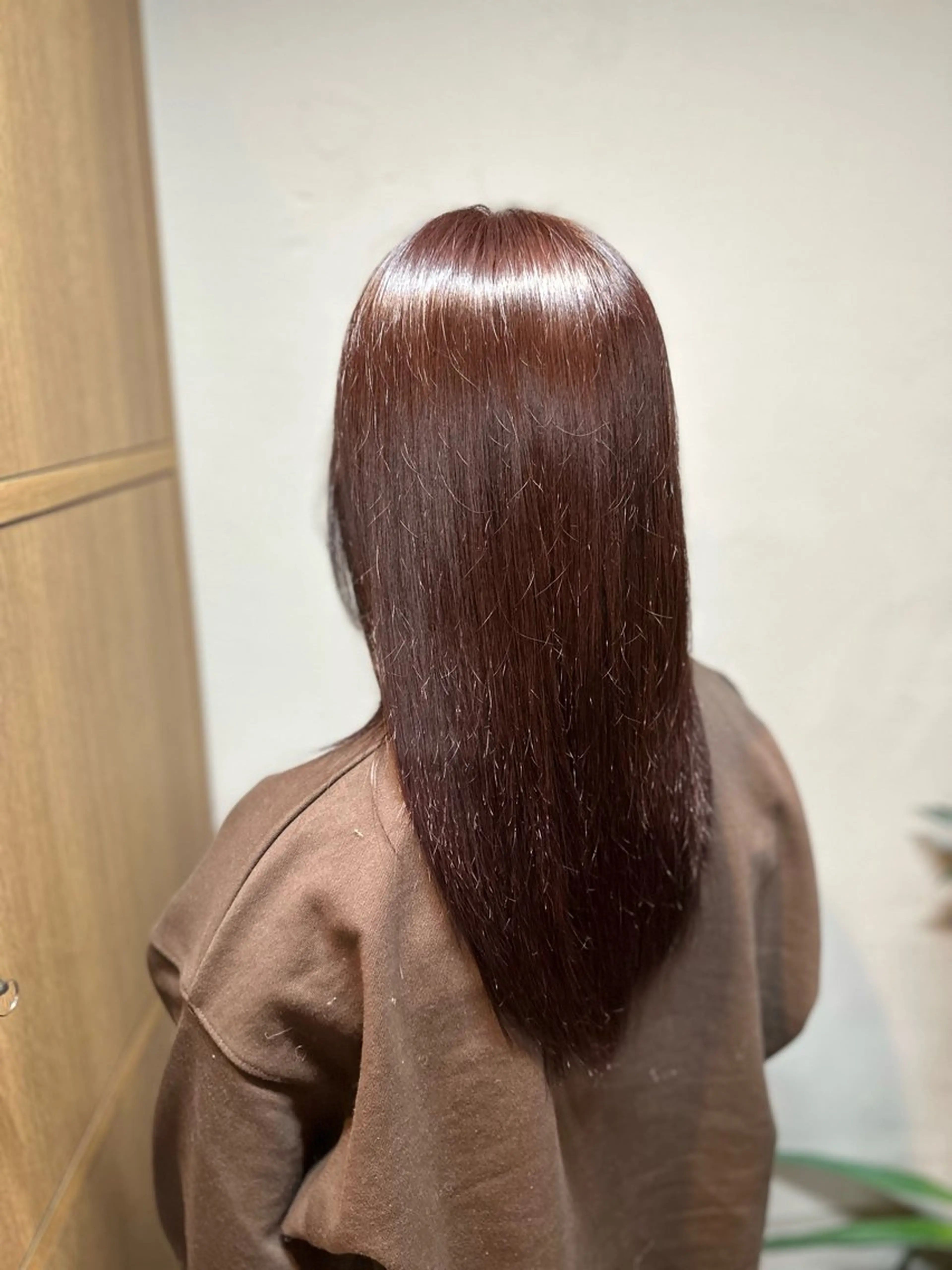 セミロング カラー レッドカラー 髪質改善 トリートメント arika オケシ　リョウダイのヘアスタイル