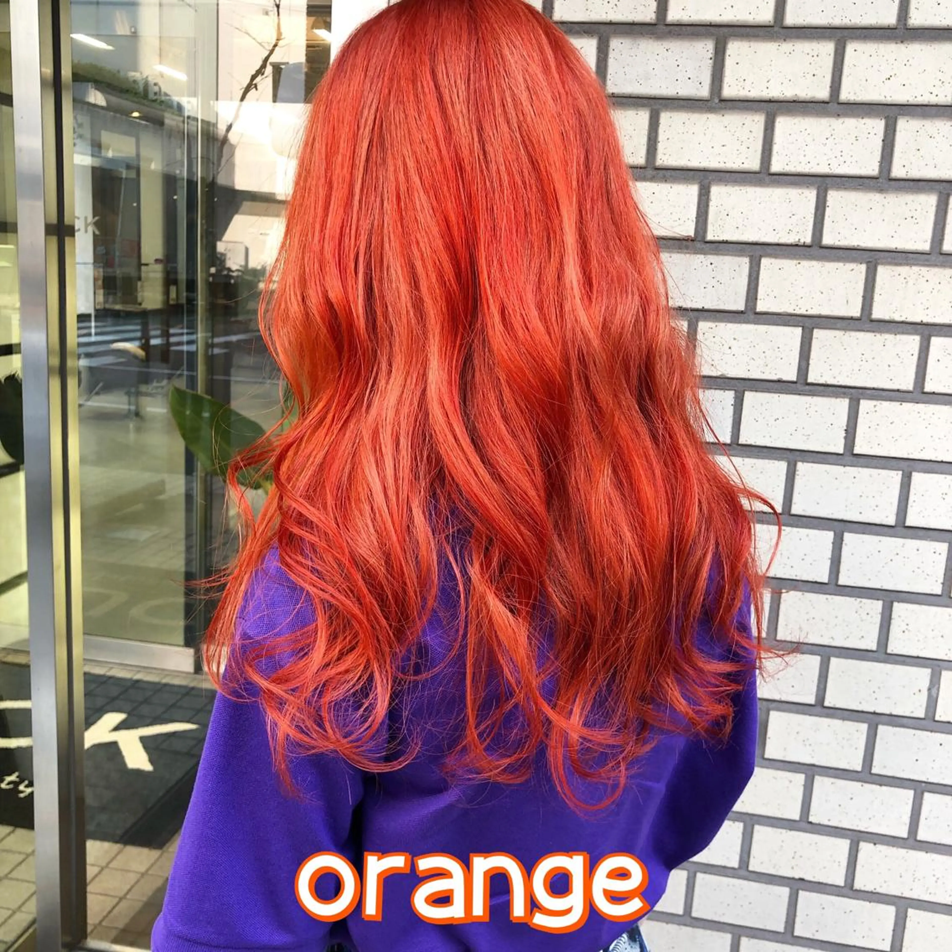 セミロング カラー パーマ ヘアアレンジ オレンジ ヘアカラー ハイトーン特化🤍 浦住のヘアスタイル