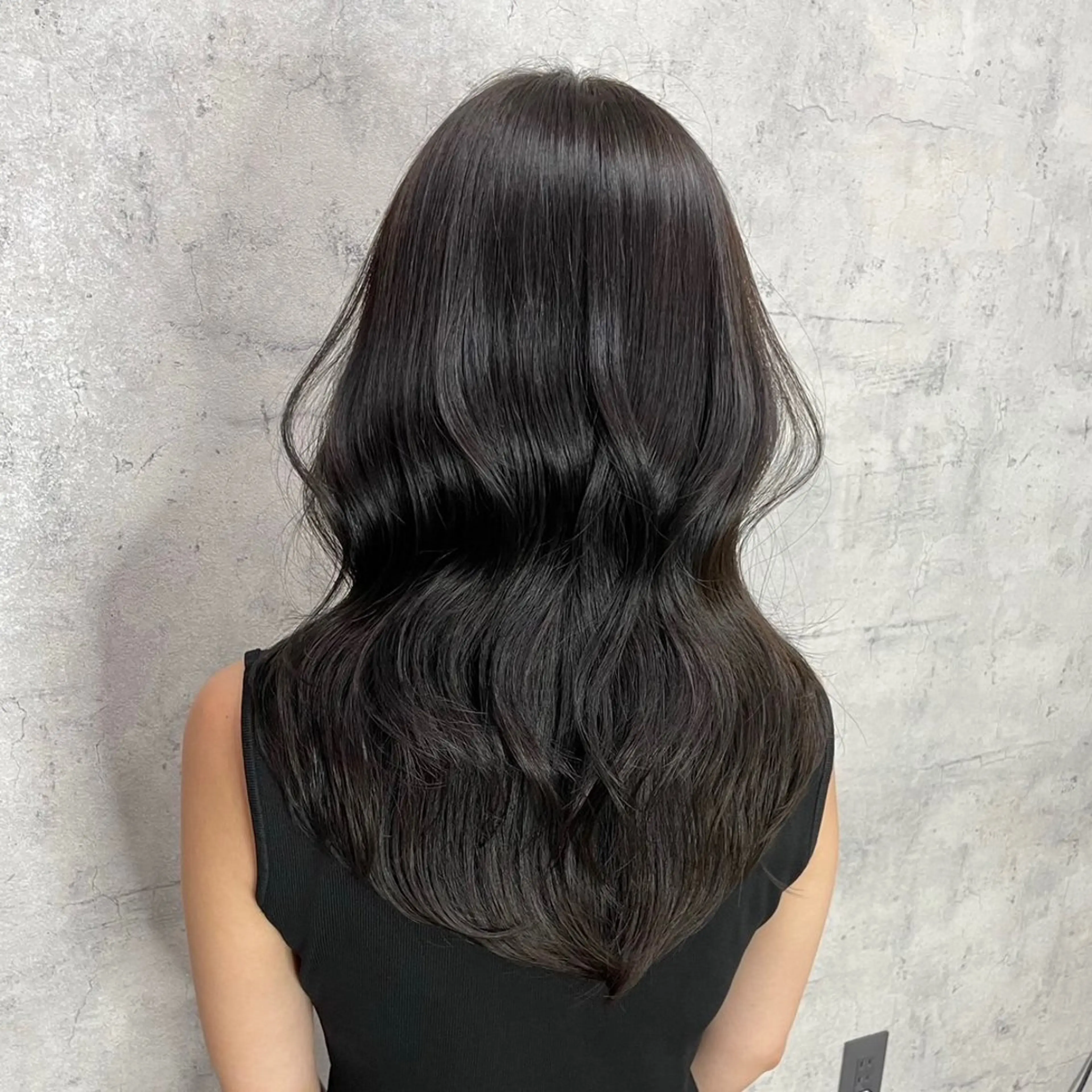 ロング カラー ダークグレー エクステ・レイヤ ーカット松下宗翔のヘアスタイル