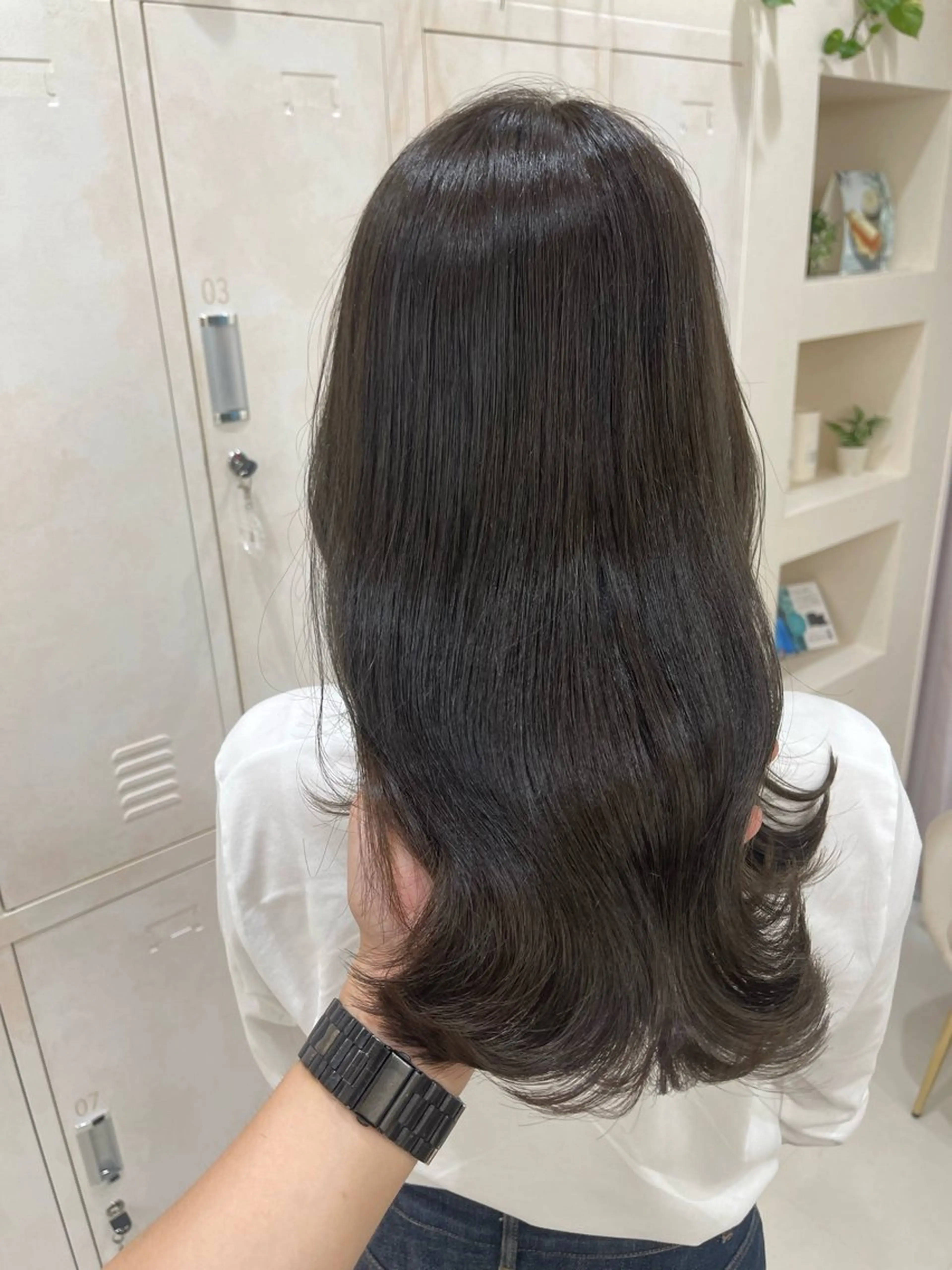 セミロング カット ヘアカラー トリートメント 東梅田エリアカラー ヘアセットNo. 1のヘアスタイル