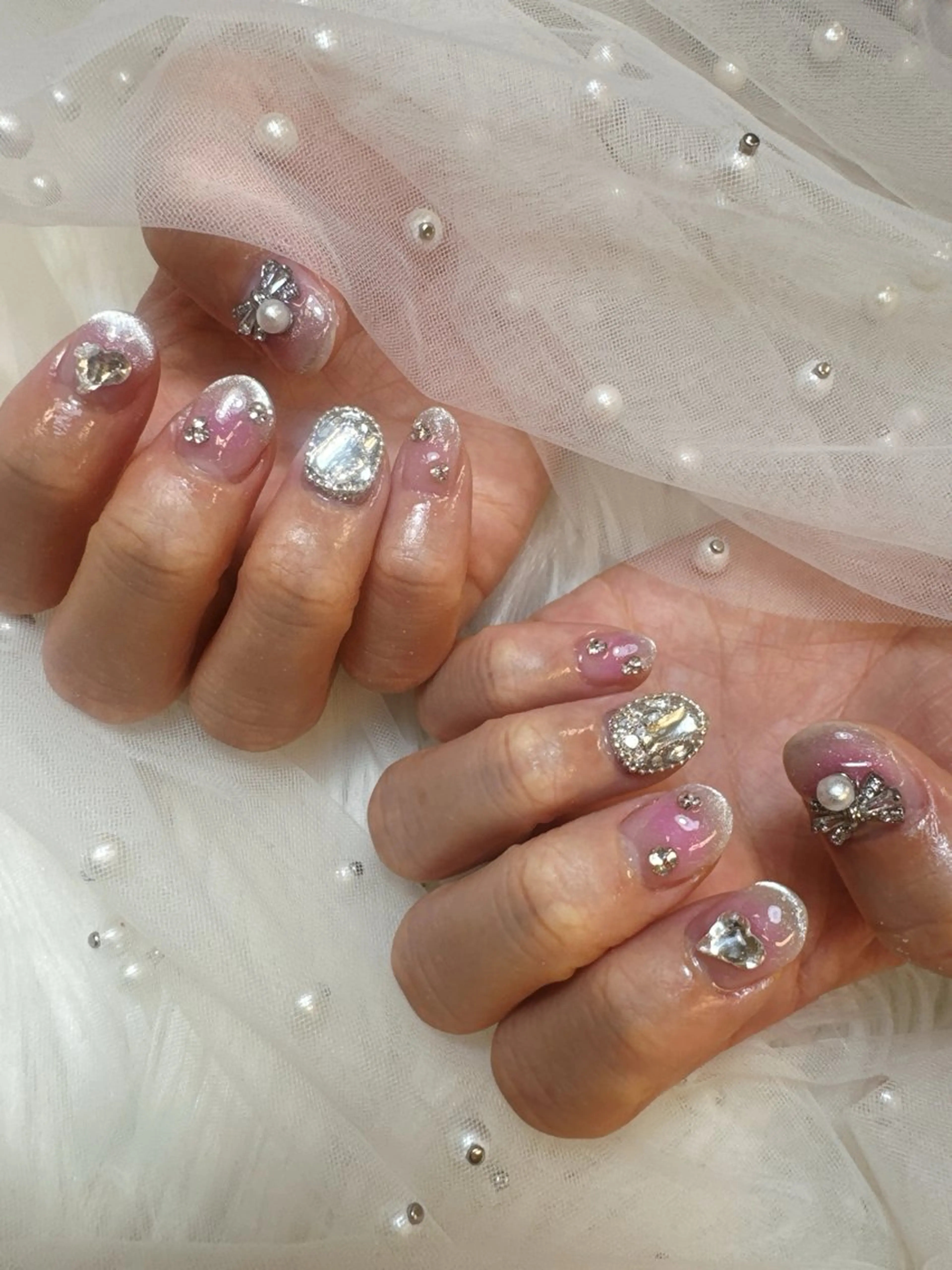 ネイル フレンチネイル ガラスフレンチ キラキラネイル マグネットネイル マグネットフレンチ ハンドネイル Queeens nailのネイルデザイン