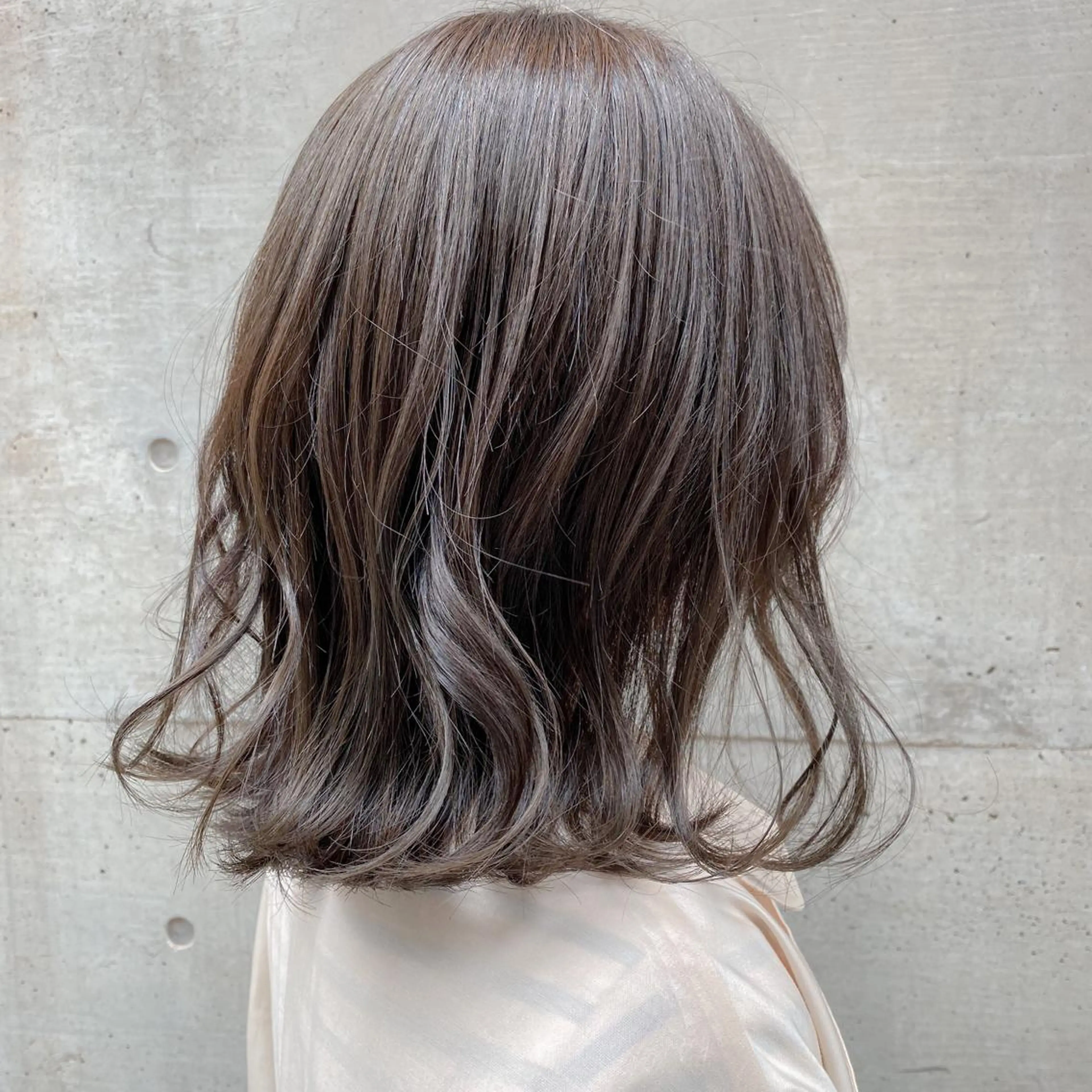 ミディアム カラー オリーブグレー 【透明感、艶髪】西村 有司のヘアスタイル