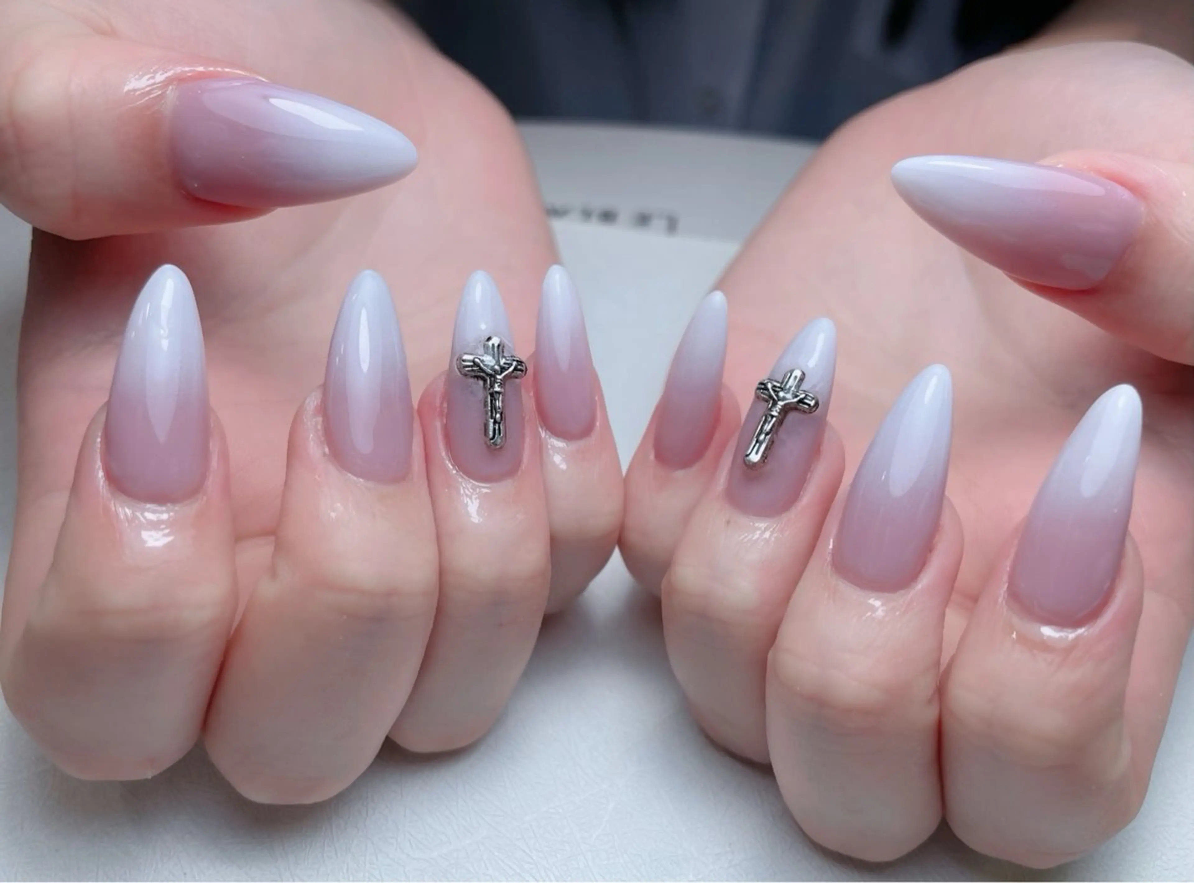 ネイル 長さ出し フットネイル フレンチネイル ジェルネイル ガラスフレンチ 中野駅から2分 MEO NAILのネイルデザイン