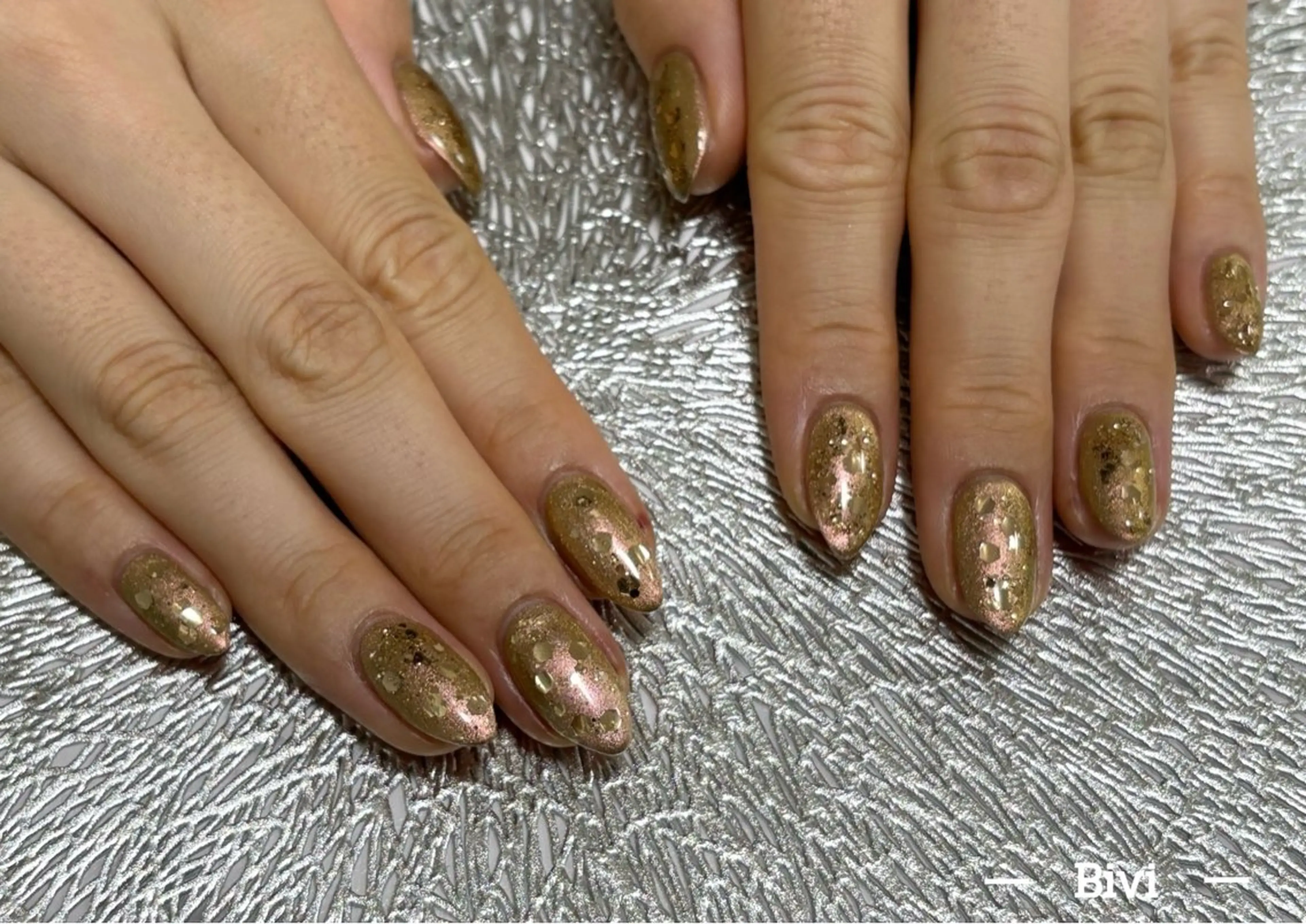 ネイル アートネイル フラッシュネイル ラメ(グリッター) シルバー スクエアネイル ♡Bivi♡自爪に 優しいネイルサロンのネイルデザイン