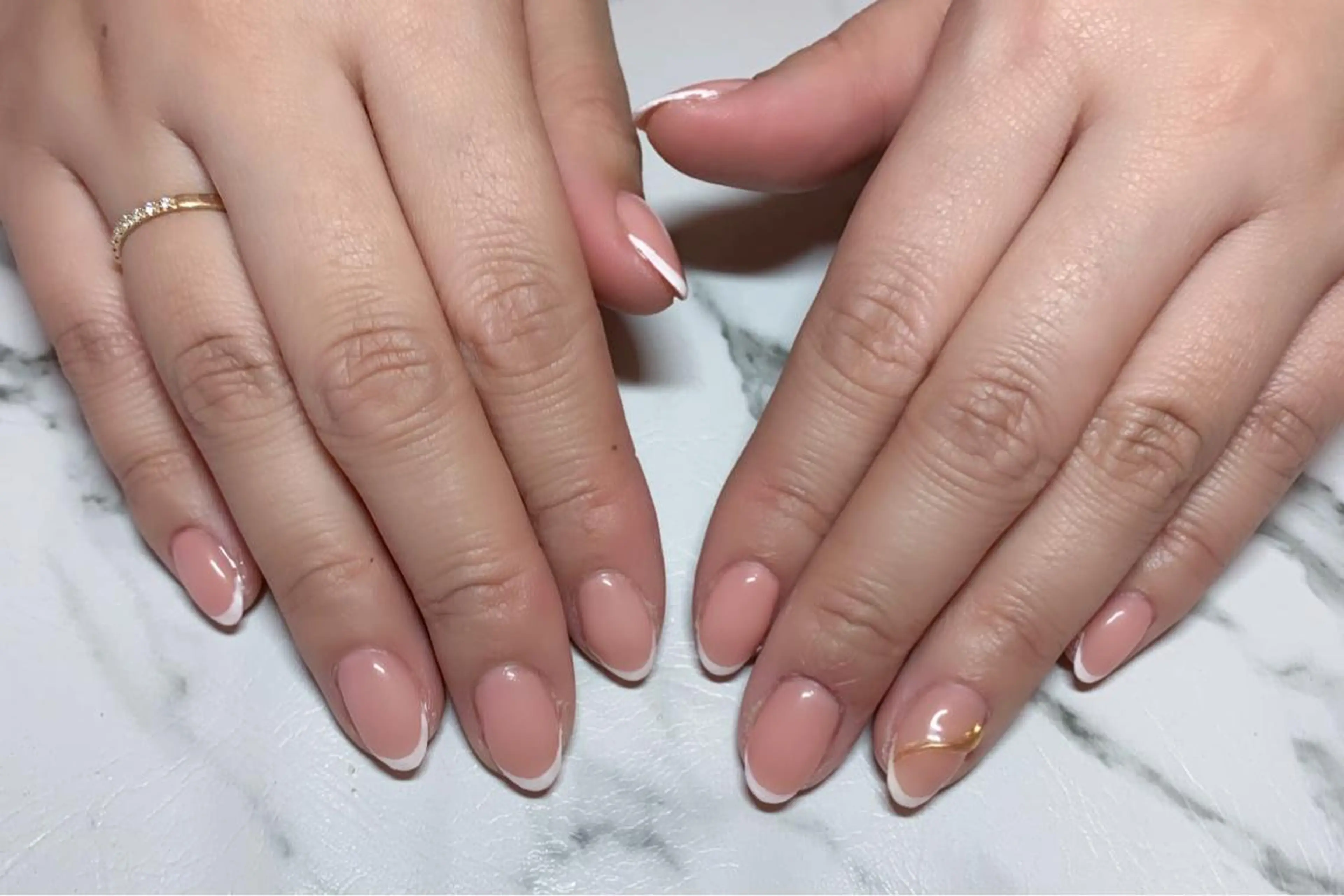 ネイル アニマル柄 アートネイル フレンチネイル ミラーネイル ニュアンスネイル ハンドネイル x.1.0.nail ♡Cのネイルデザイン