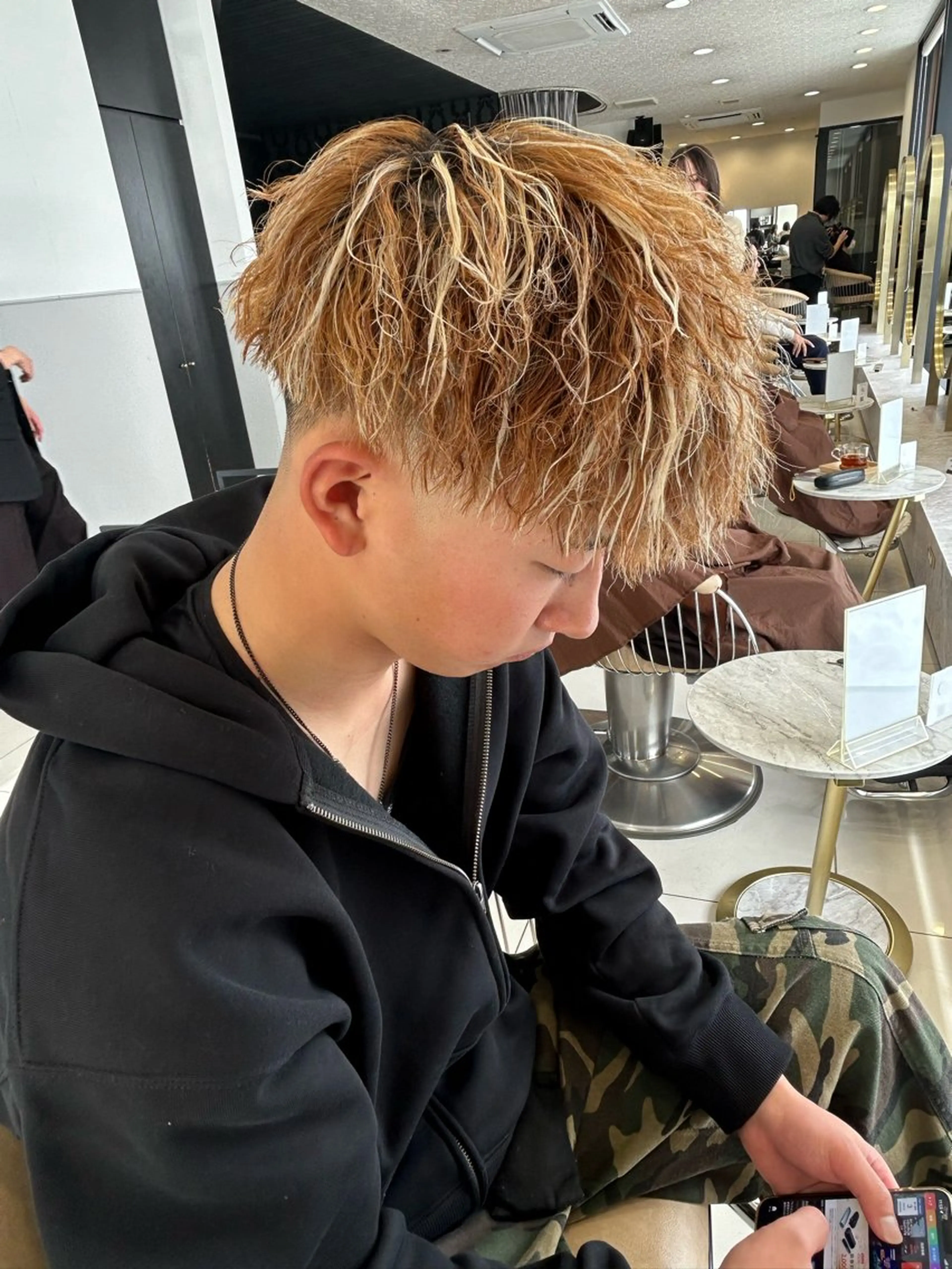 カラー パーマ メンズ 畑 雄貴のヘアスタイル