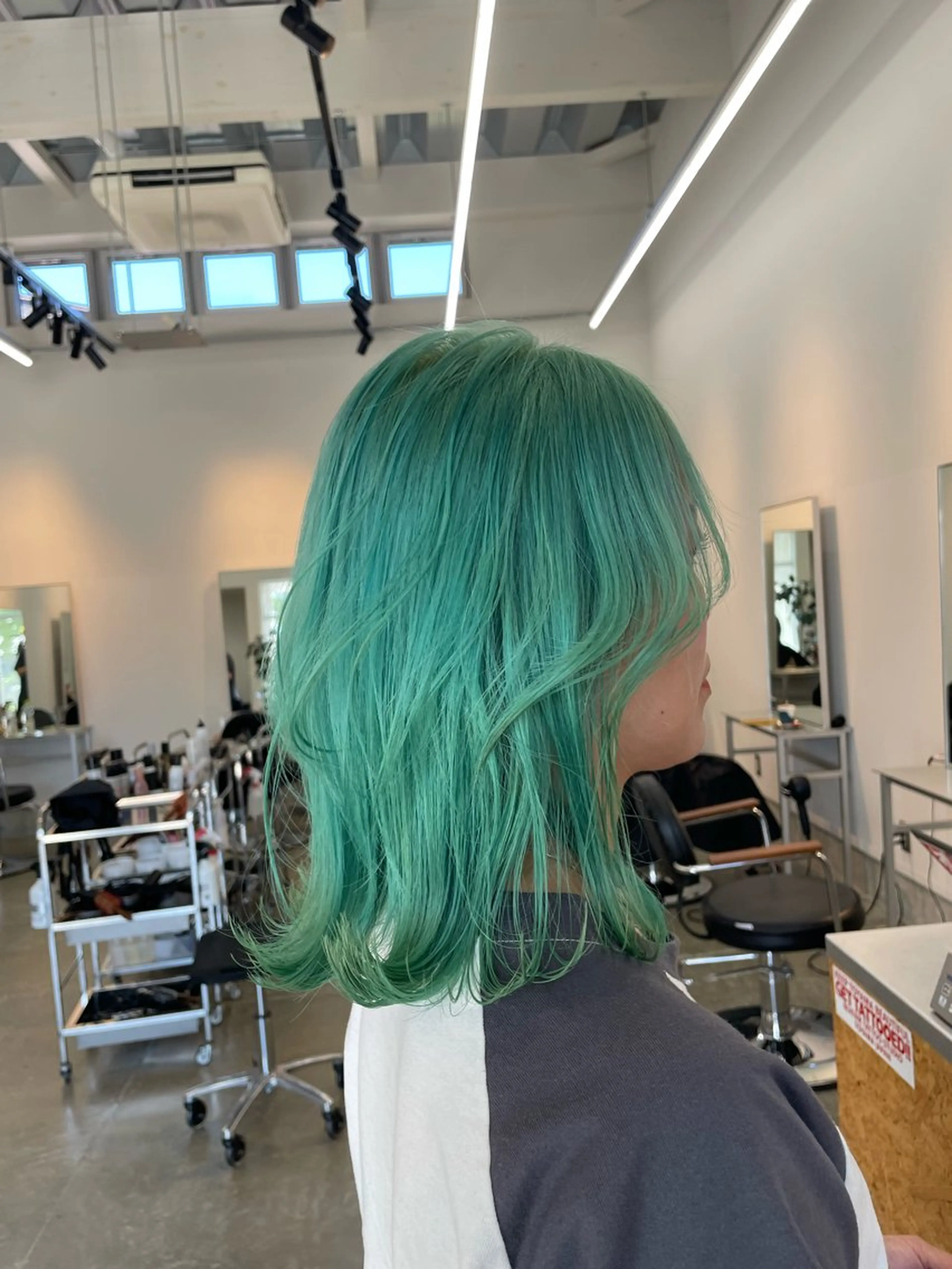 ミディアム カット ヘアカラー トリートメント 宮本 祥生のヘアスタイル