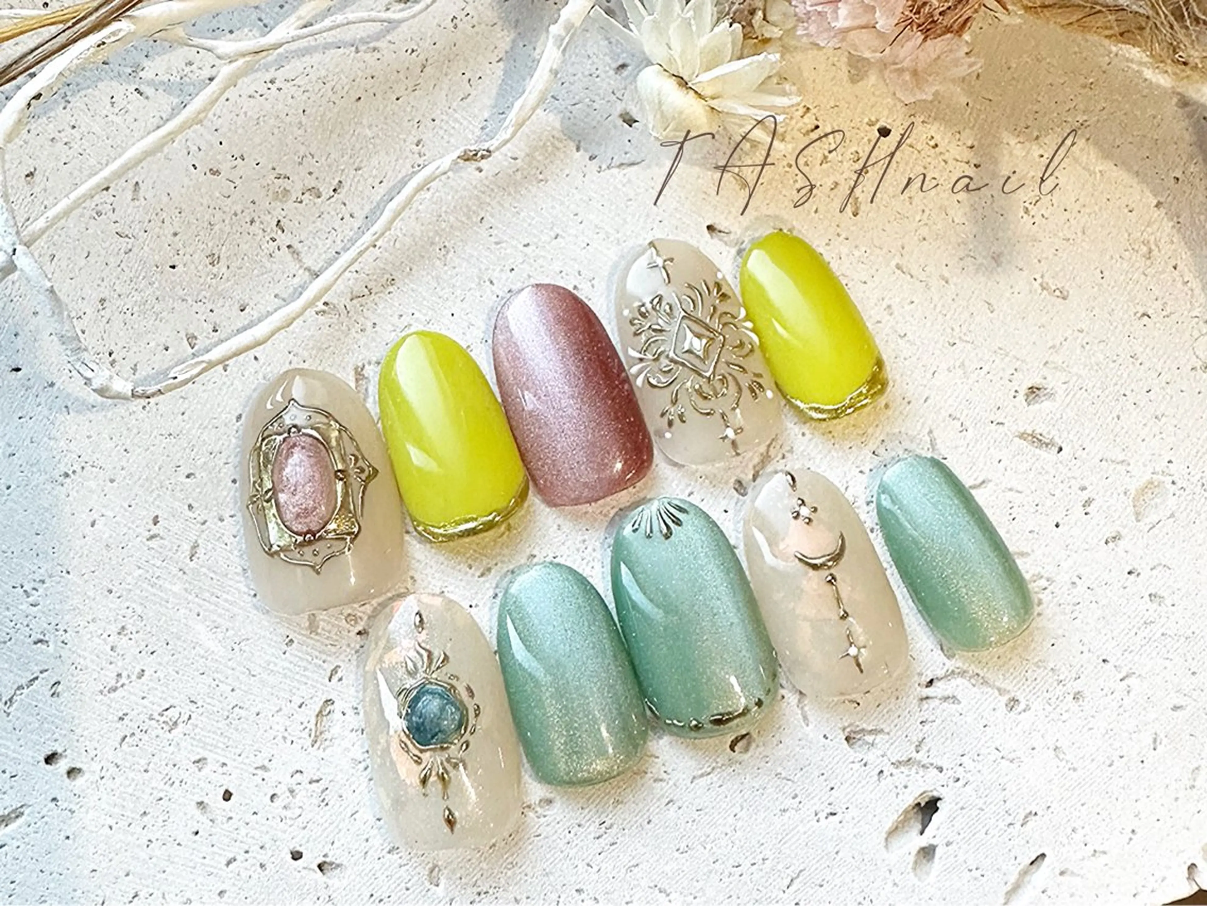 ネイル TASH nailのネイルデザイン