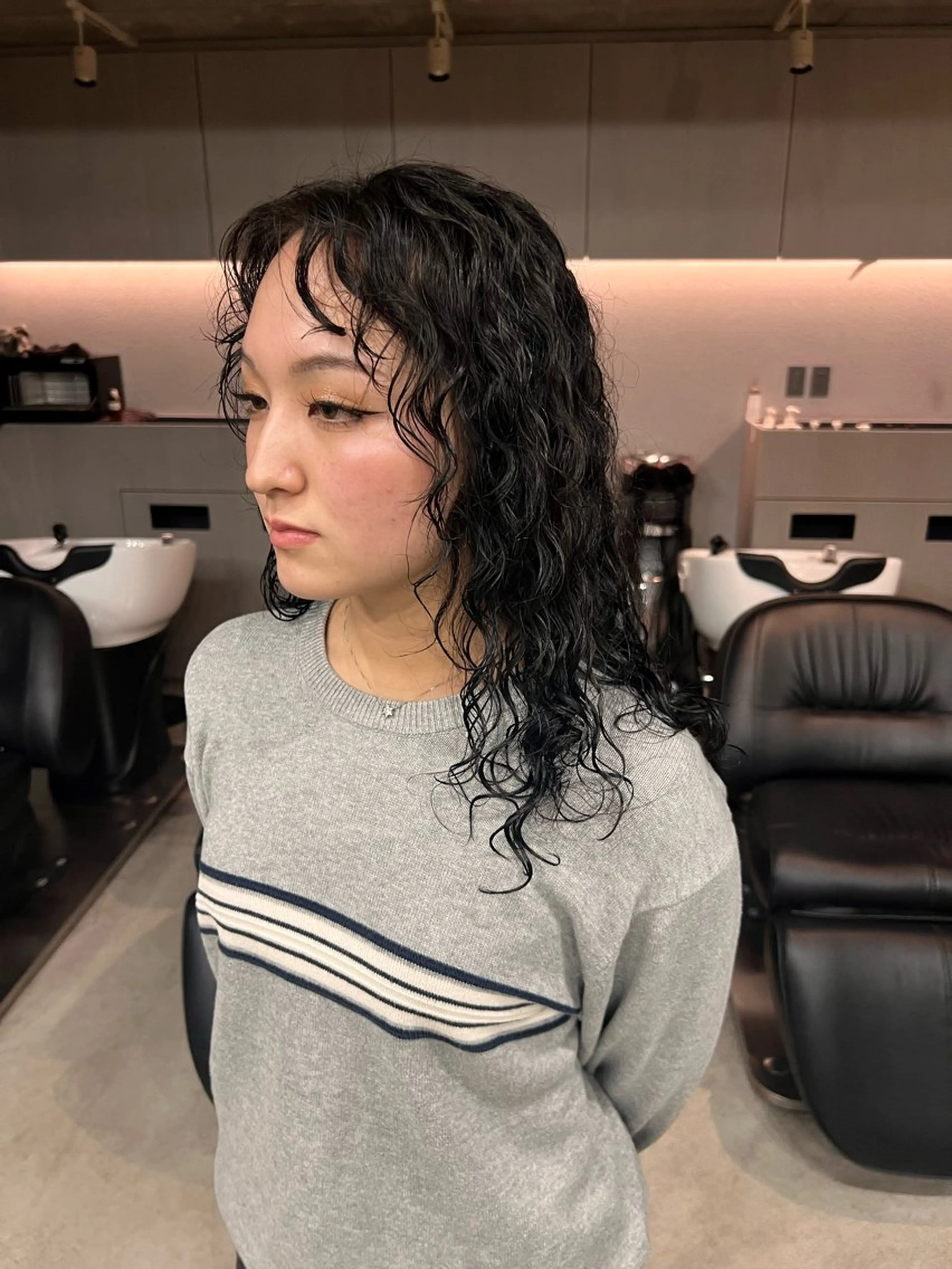 ミディアム パーマ ショートボブ/ ウルフ/表参道のヘアスタイル