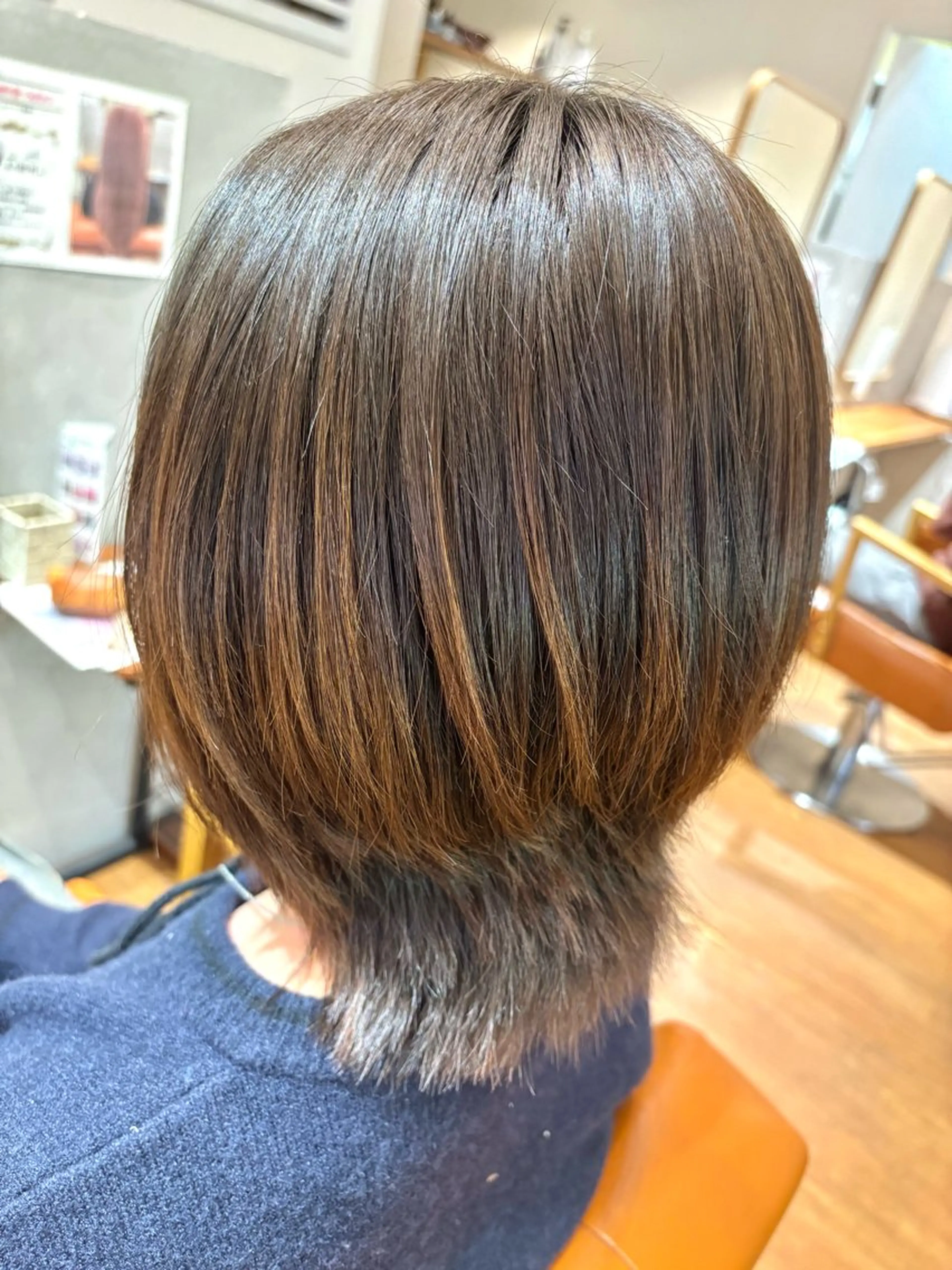 ミディアム 秋野 遥のヘアスタイル