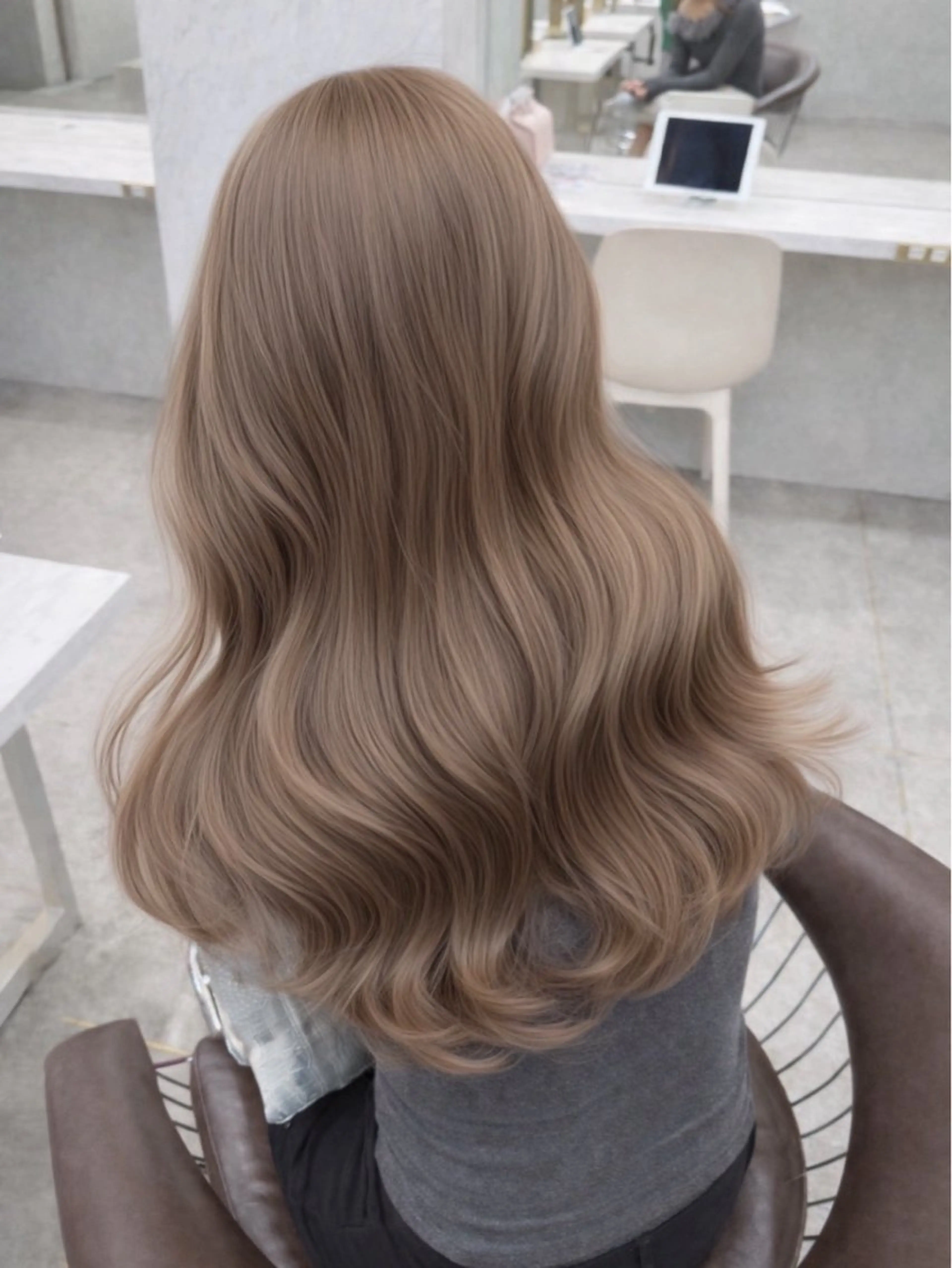 ミディアム カラー ヘアカラー トリートメント Lond Le'a /ハイトーンカラーのヘアスタイル