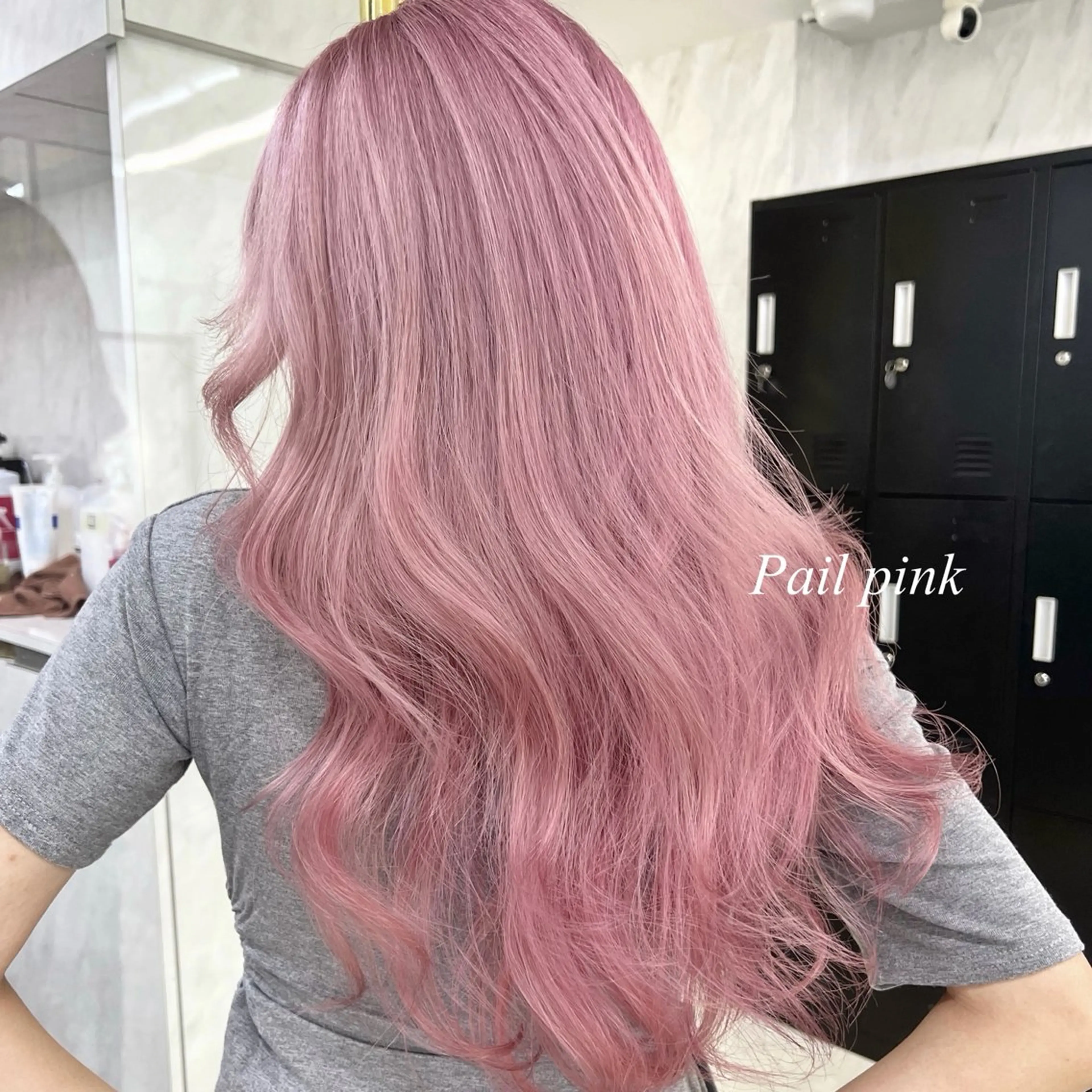 ロング カラー シールエクステ ハイトーンカラー エクステ ヘアカラー シールエクステ特化 ハイトーン、NANAのヘアスタイル