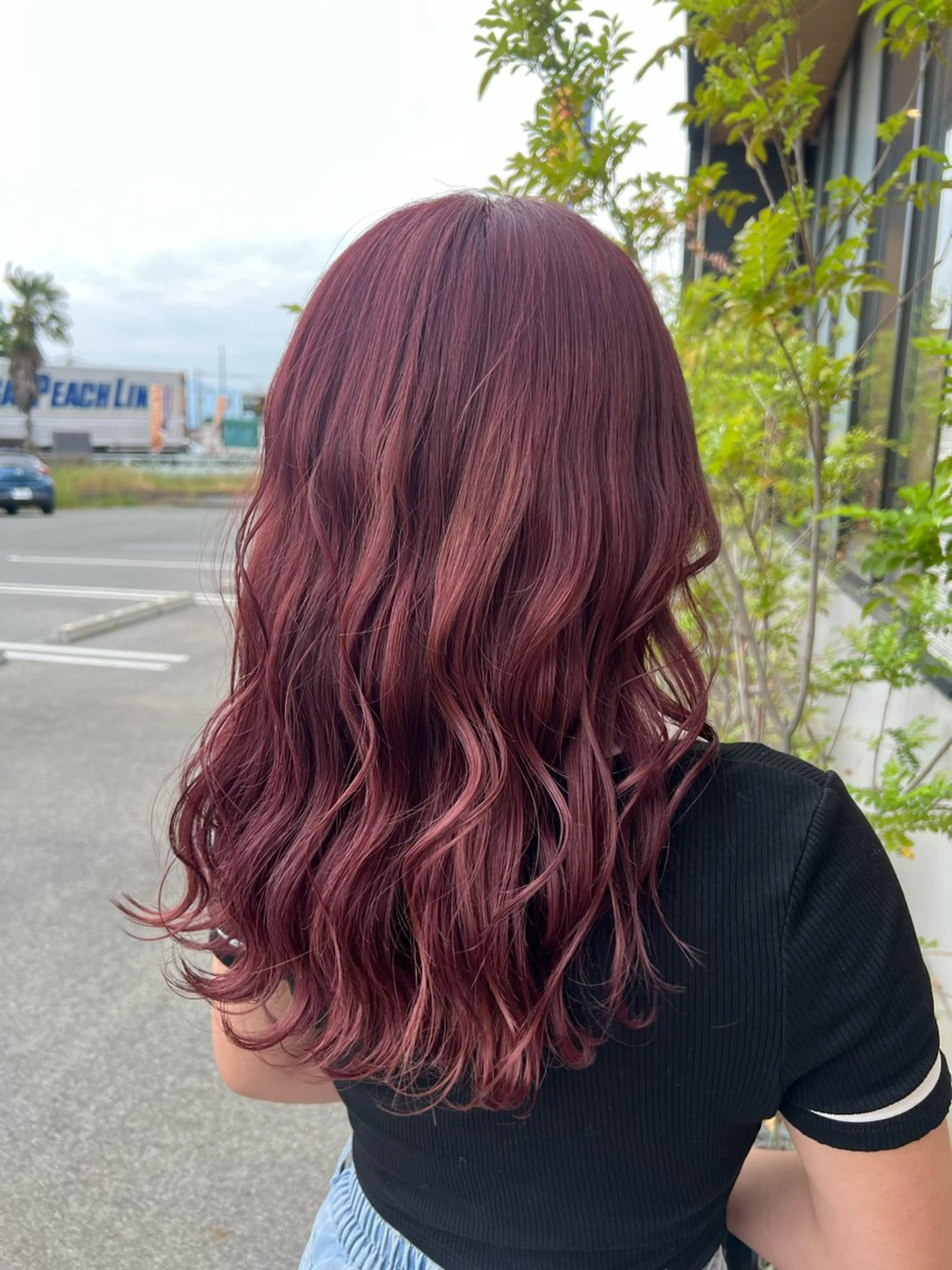 セミロング カラー ピンクカラー 小池 夏美のヘアスタイル