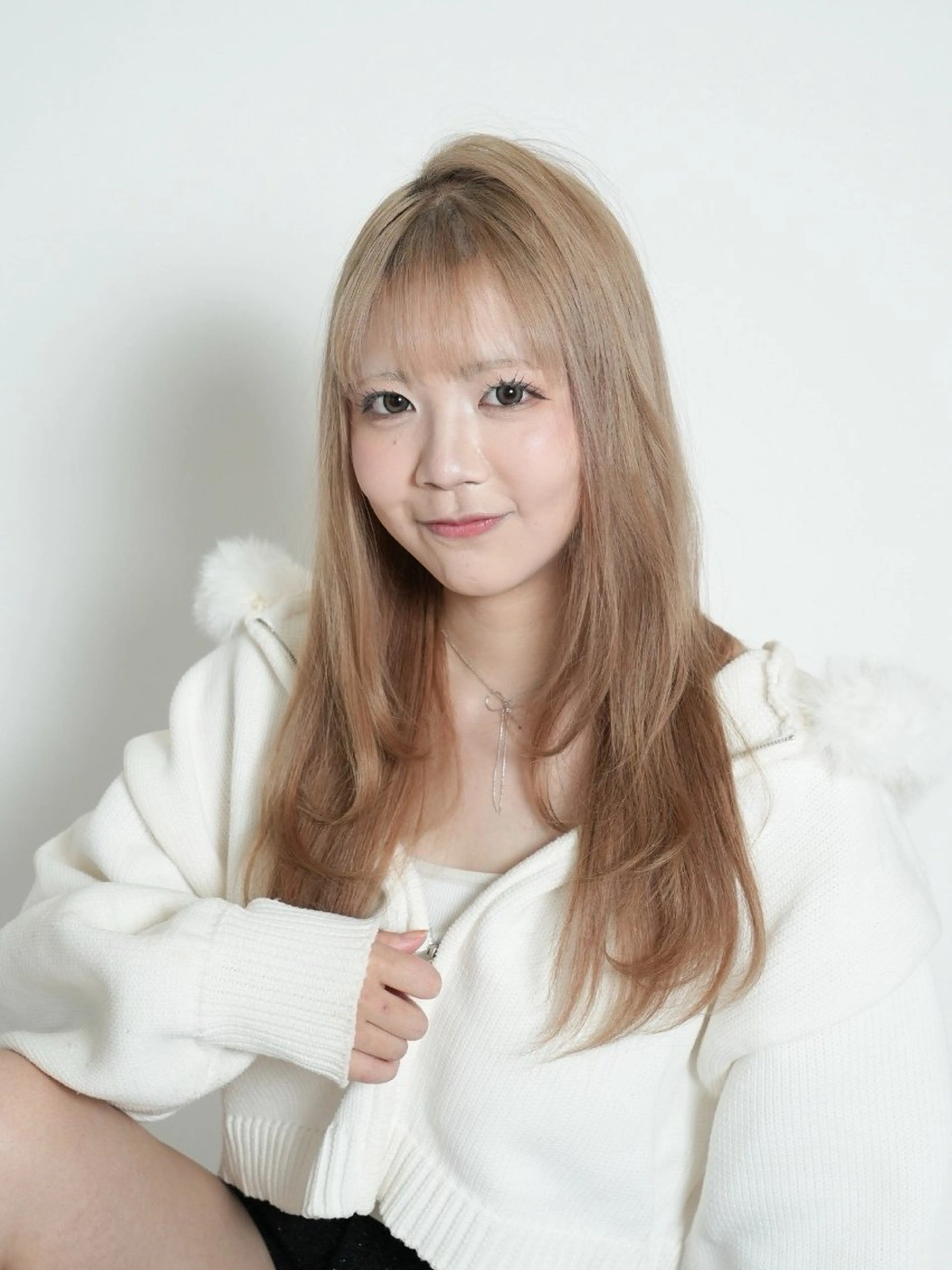 ロング 𝗠𝗜𝗞𝗨︎ ︎✦︎.ワンカラーのヘアスタイル