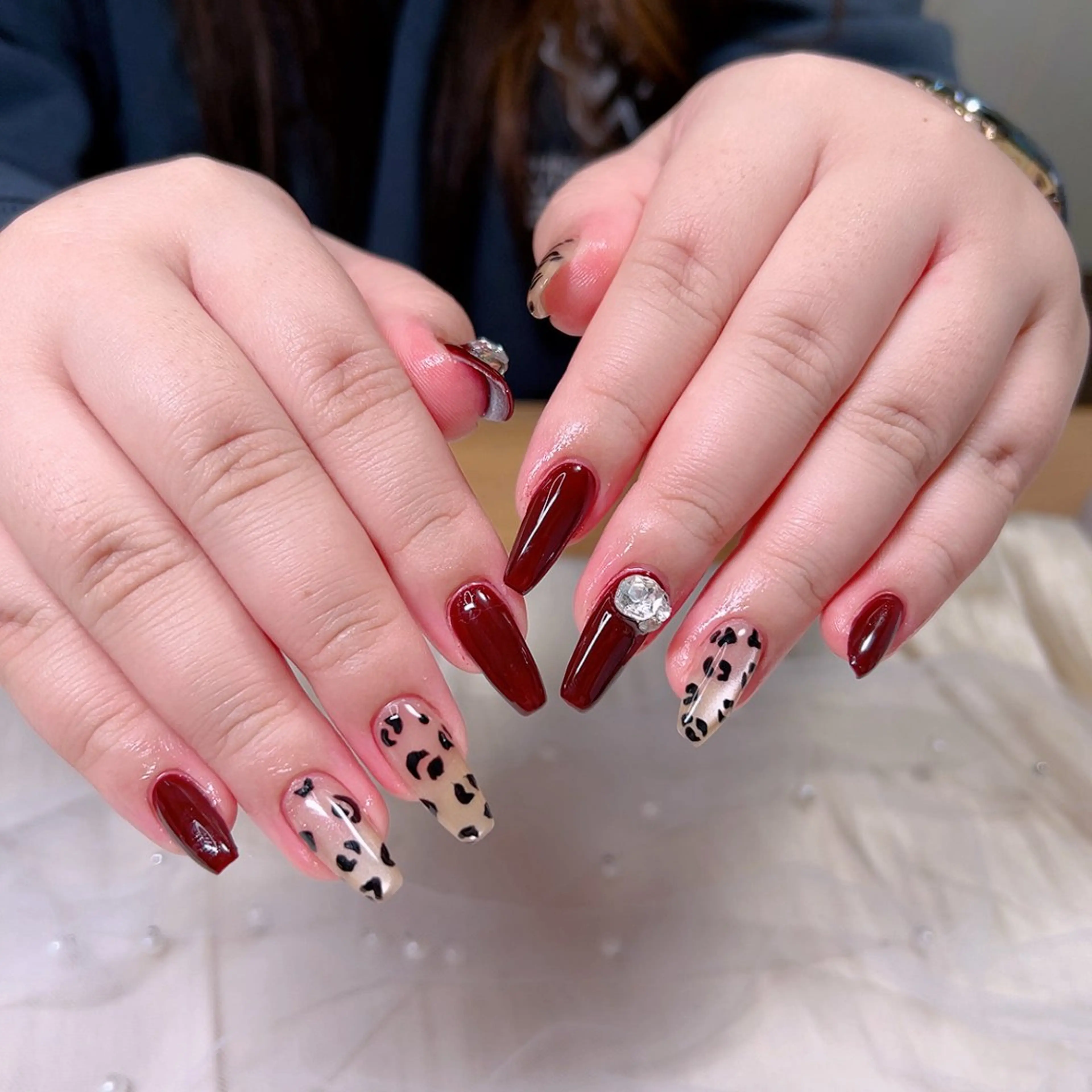 ネイル アニマル柄 マグネットネイル オフィスネイル シンプルネイル 冬ネイル Cute Tips nailのネイルデザイン