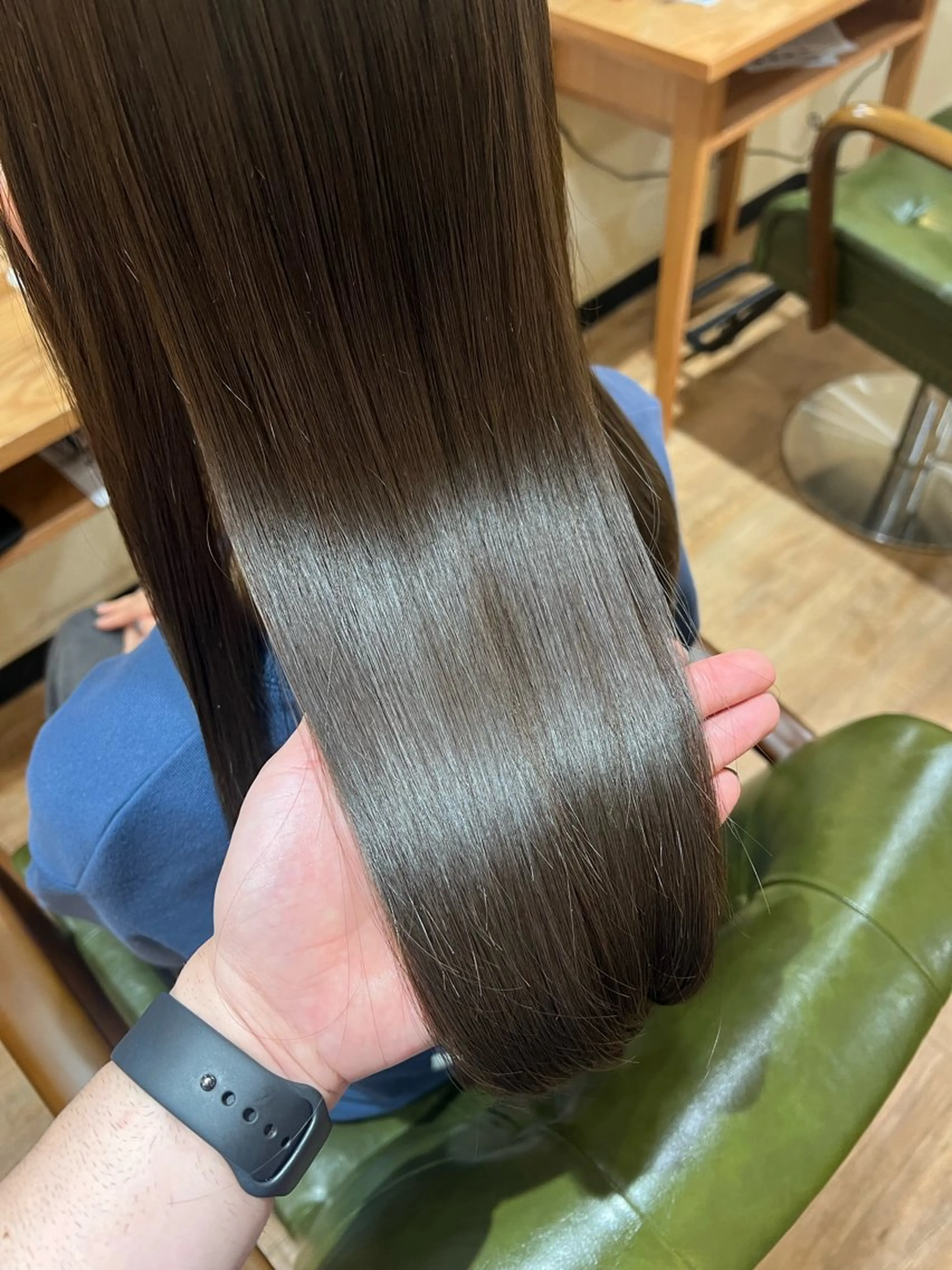 ロング トリートメント 酸性ストレート カット 縮毛矯正 トリートメント TAI透明カラー 柔らかい縮毛矯正のヘアスタイル