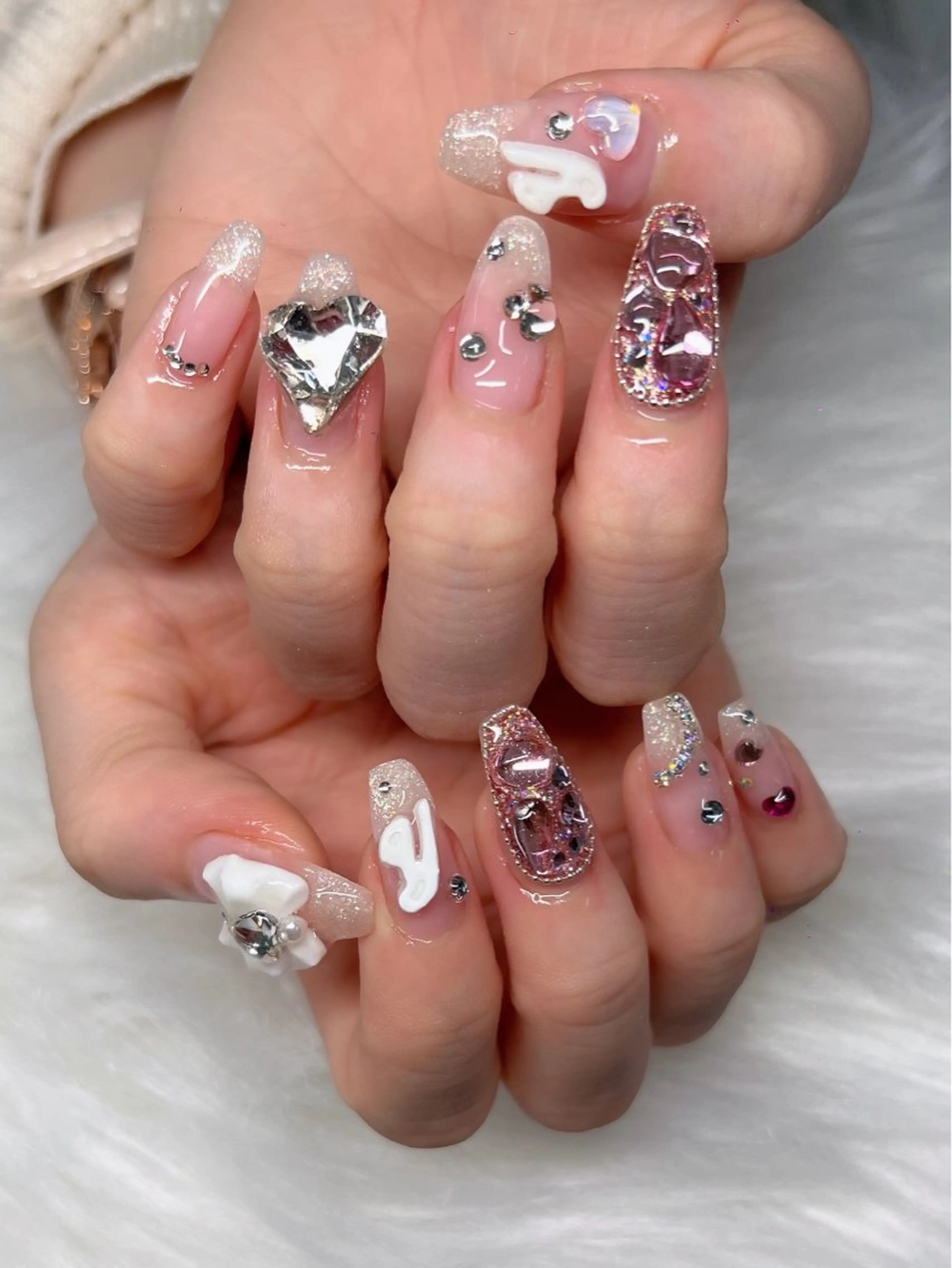 ネイル フレンチネイル ジェルネイル ガラスフレンチ ハロウィン ハート H.baby Nail Salonのネイルデザイン