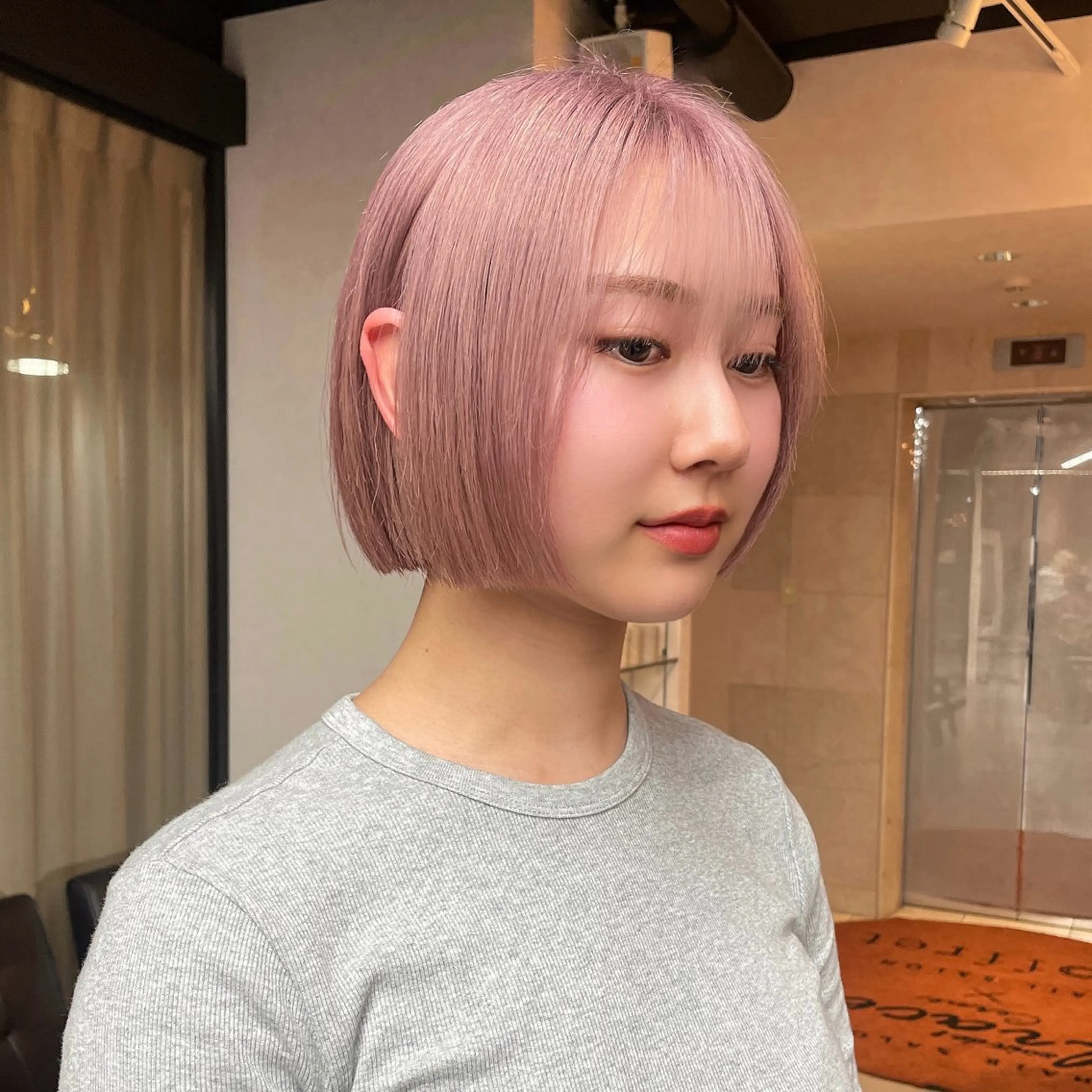ショート カラー カット ヘアカラー トリートメント 透明感/ベージュ/ 艶髪/ボブ🫧門脇由のヘアスタイル
