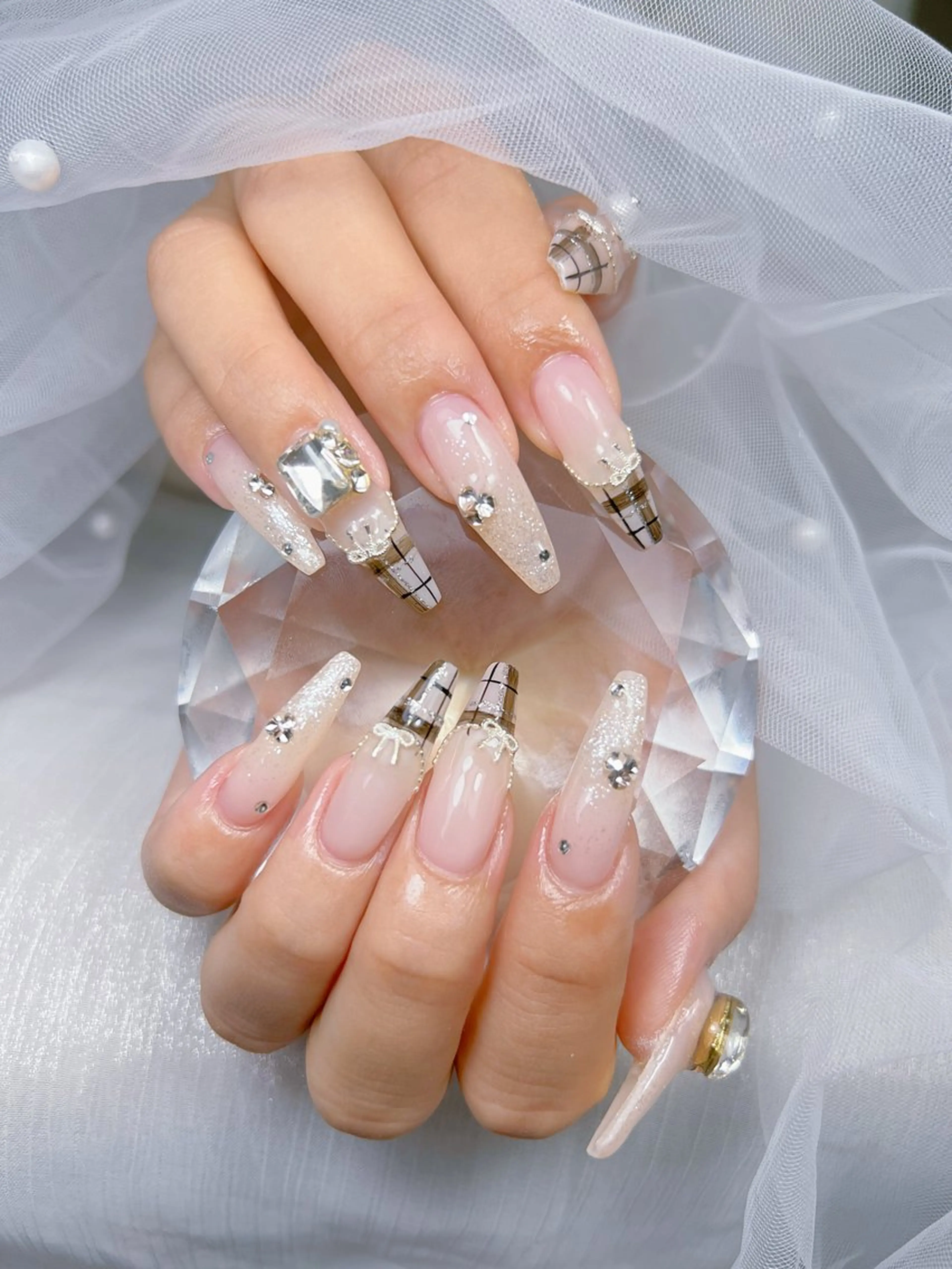 ネイル アートネイル オーロラネイル チークネイル 長さ出し フットネイル ハンドネイル フットネイル ハンドケア Noiranail_ studio川越西口のネイルデザイン