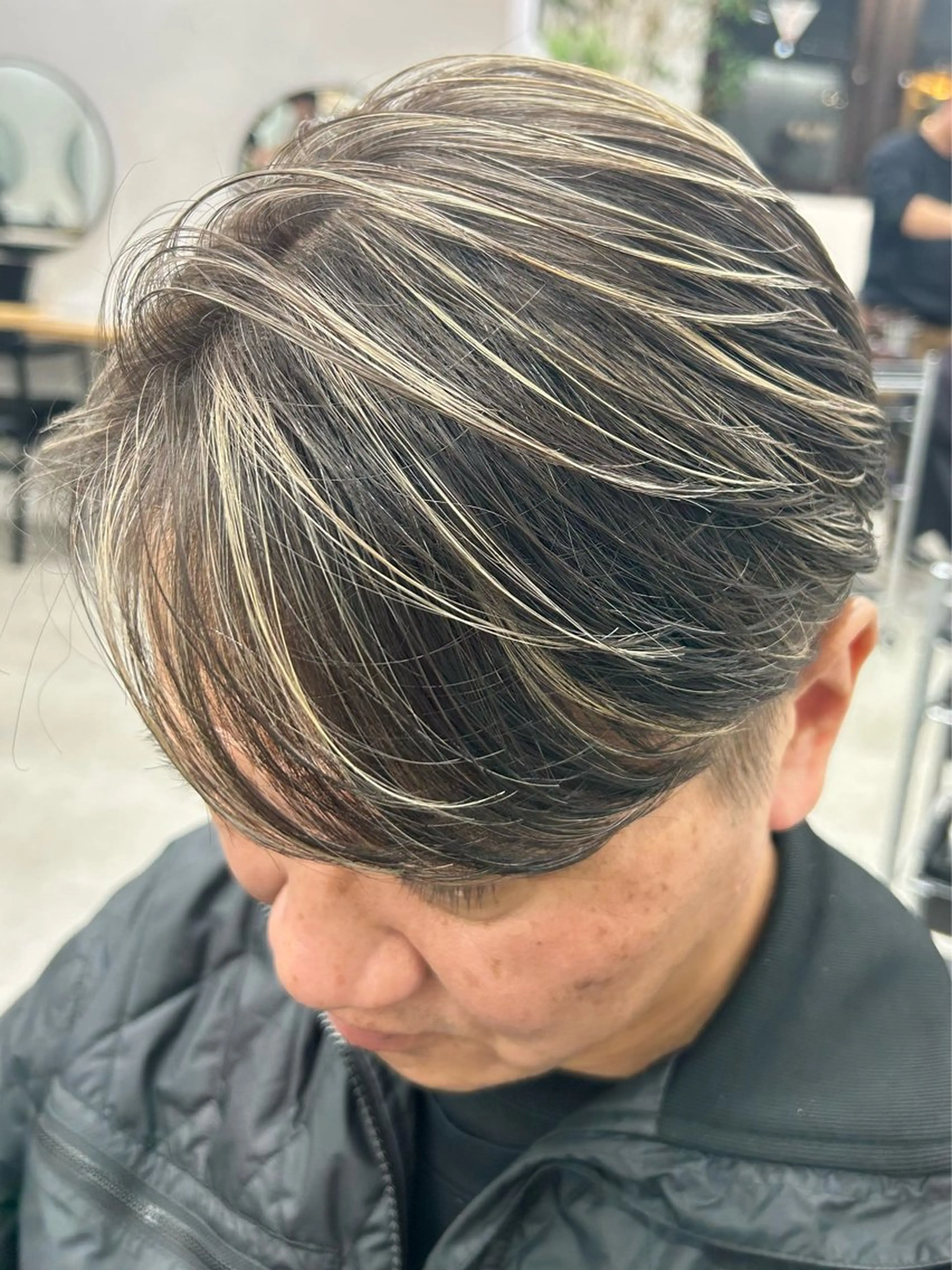 ショート カラー ハイライトカラー ハイライト RYOSUKE ハイトーンのヘアスタイル