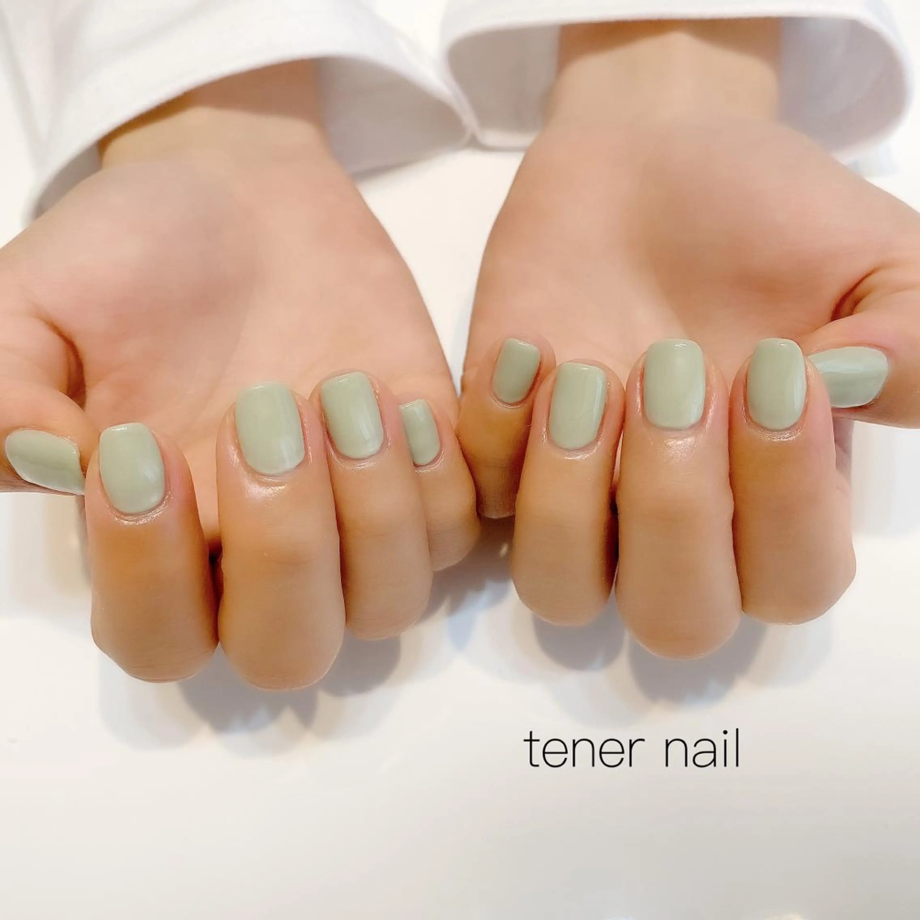 ネイル グリーン ワンカラーネイル テネルネイル tener nailのネイルデザイン