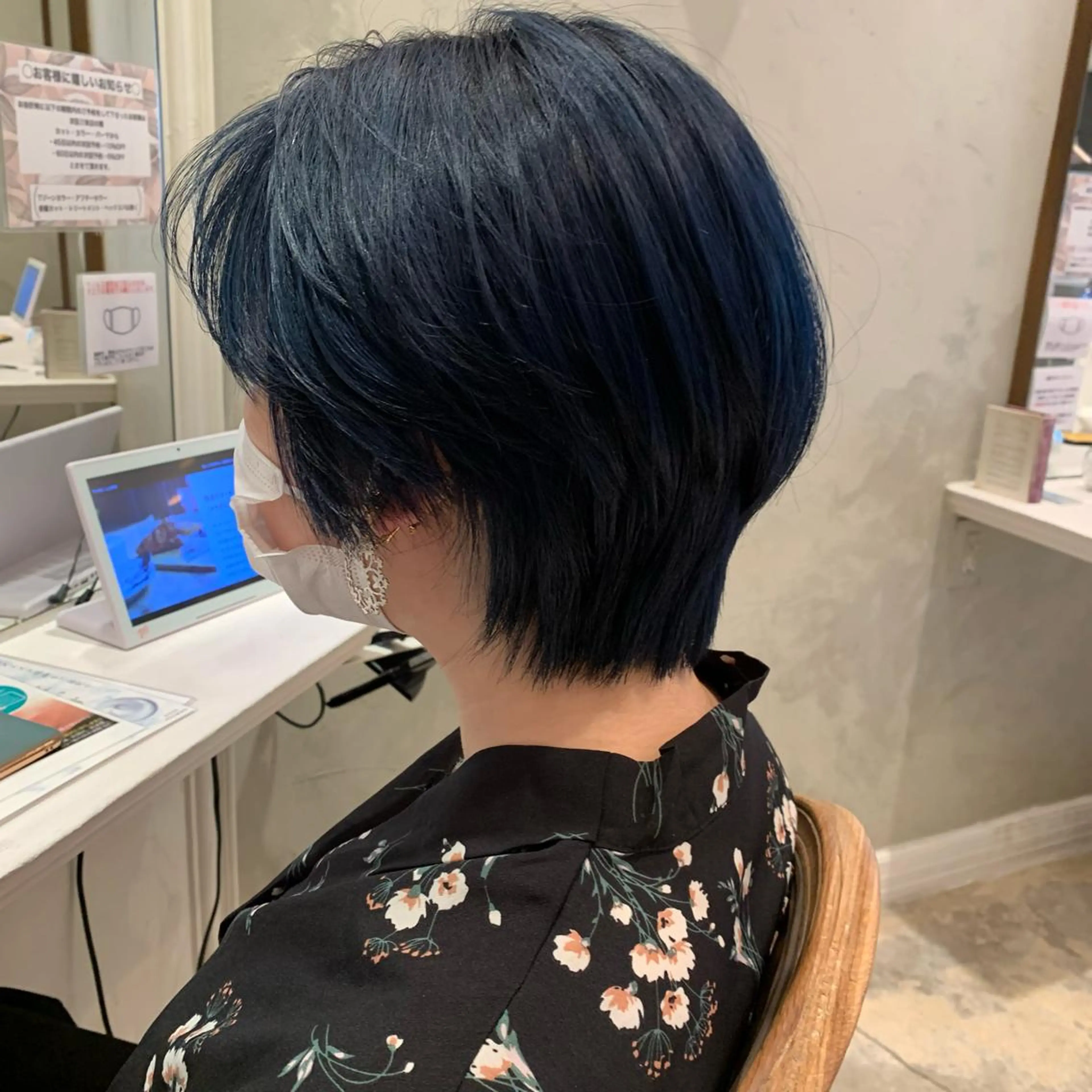 ショート カラー ヘアカラー SAKINO． ベージュカラーのヘアスタイル