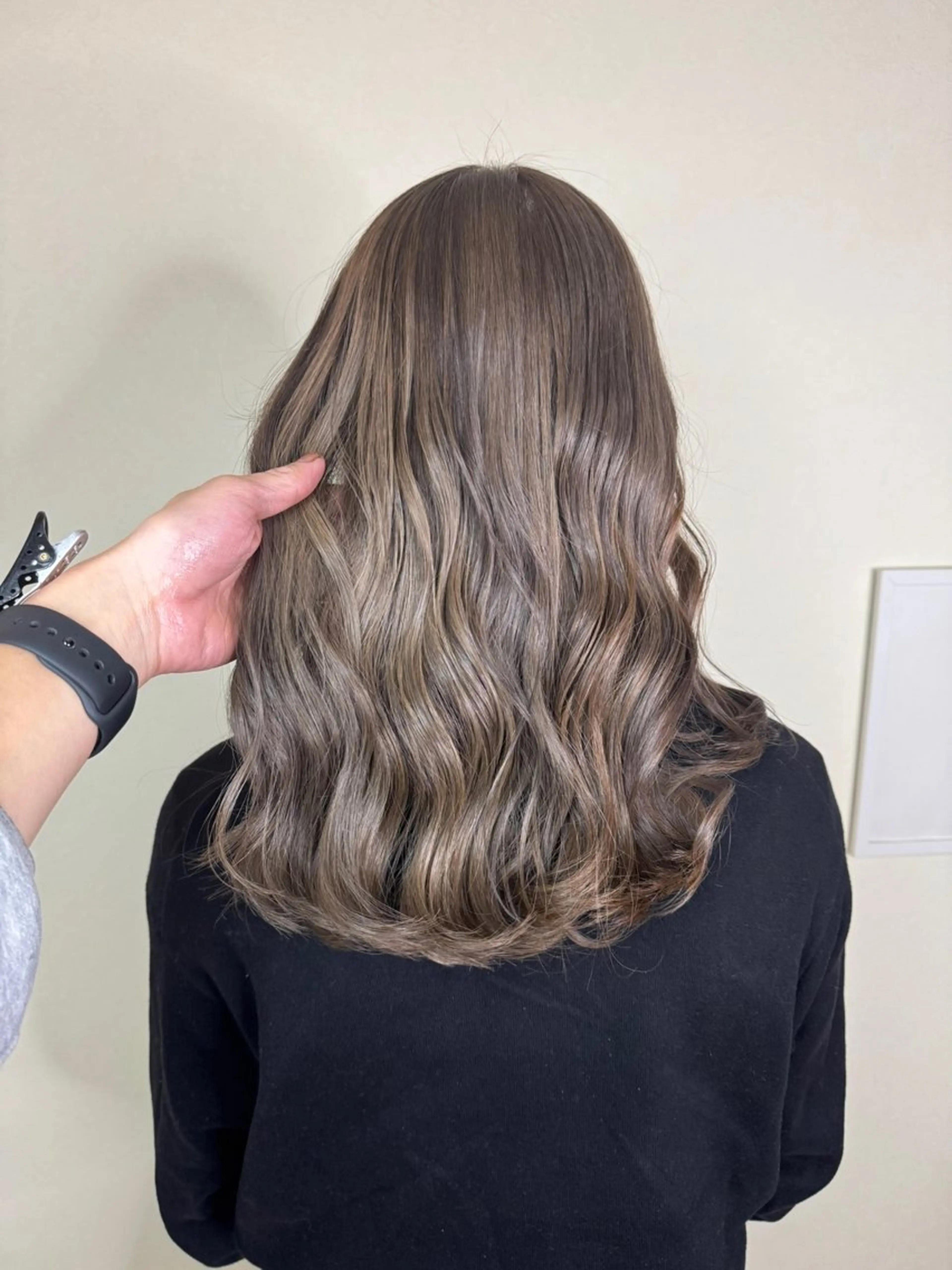 セミロング カラー ベージュカラー ミルクティーベージュ カット ヘアカラー トリートメント ハイライトカラー✨ グレージュ✨鎌倉光洋のヘアスタイル