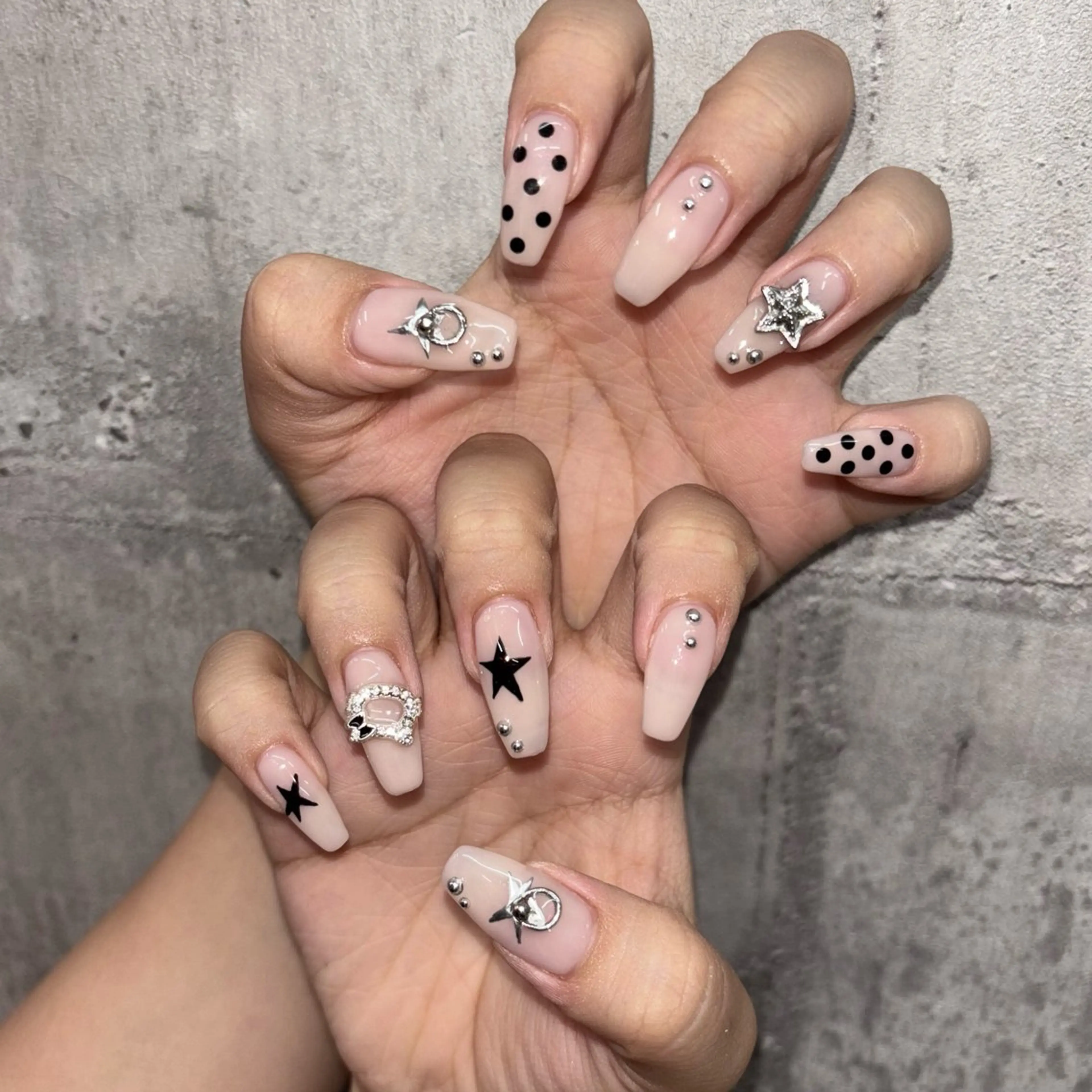 ネイル ハンドネイル 🦋WOLTOKYO 🦋shizukuのネイルデザイン