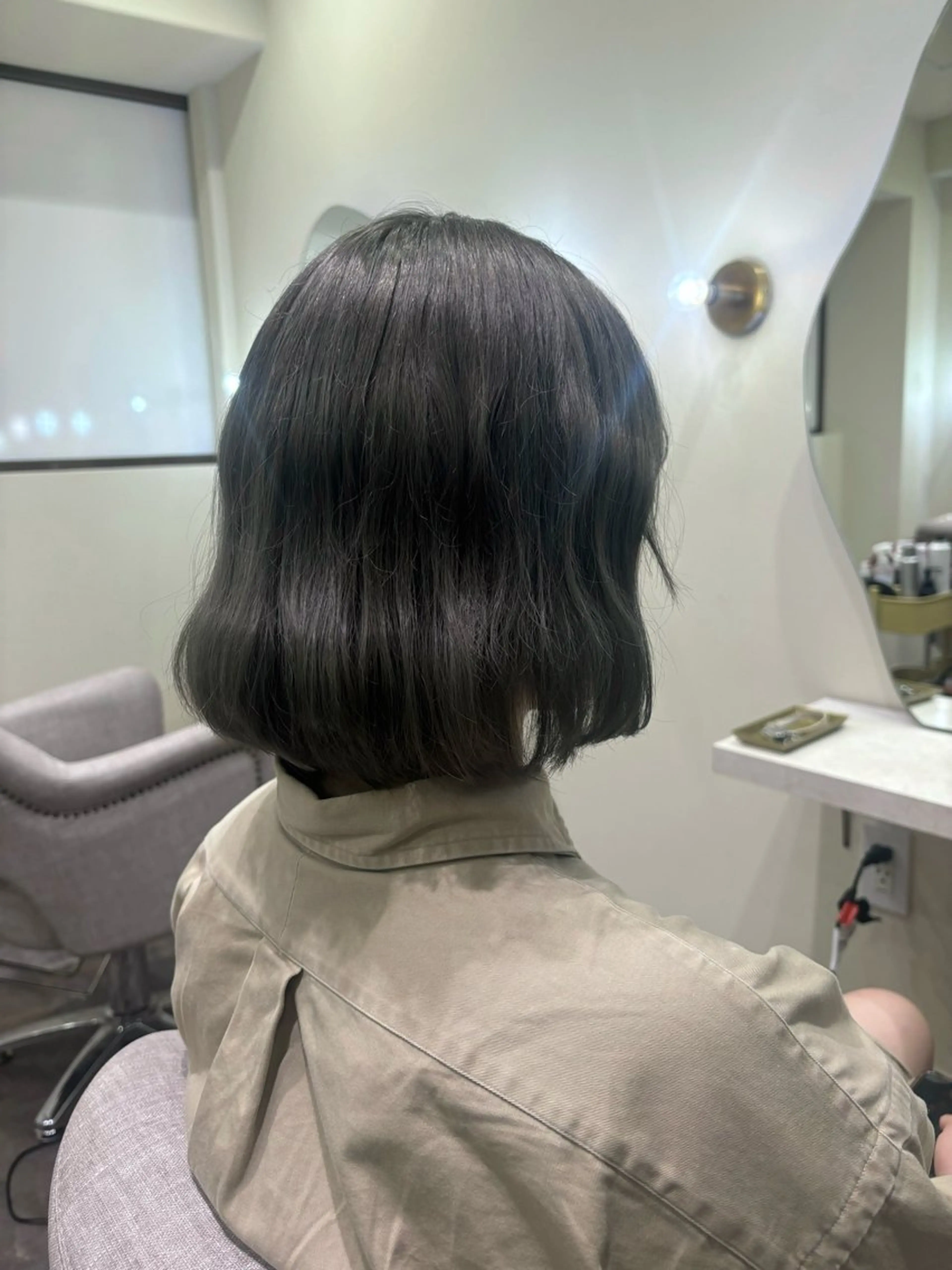 ショート カラー グレージュ オリーブグレージュ オリーブグレー 猪妻 采蘭のヘアスタイル