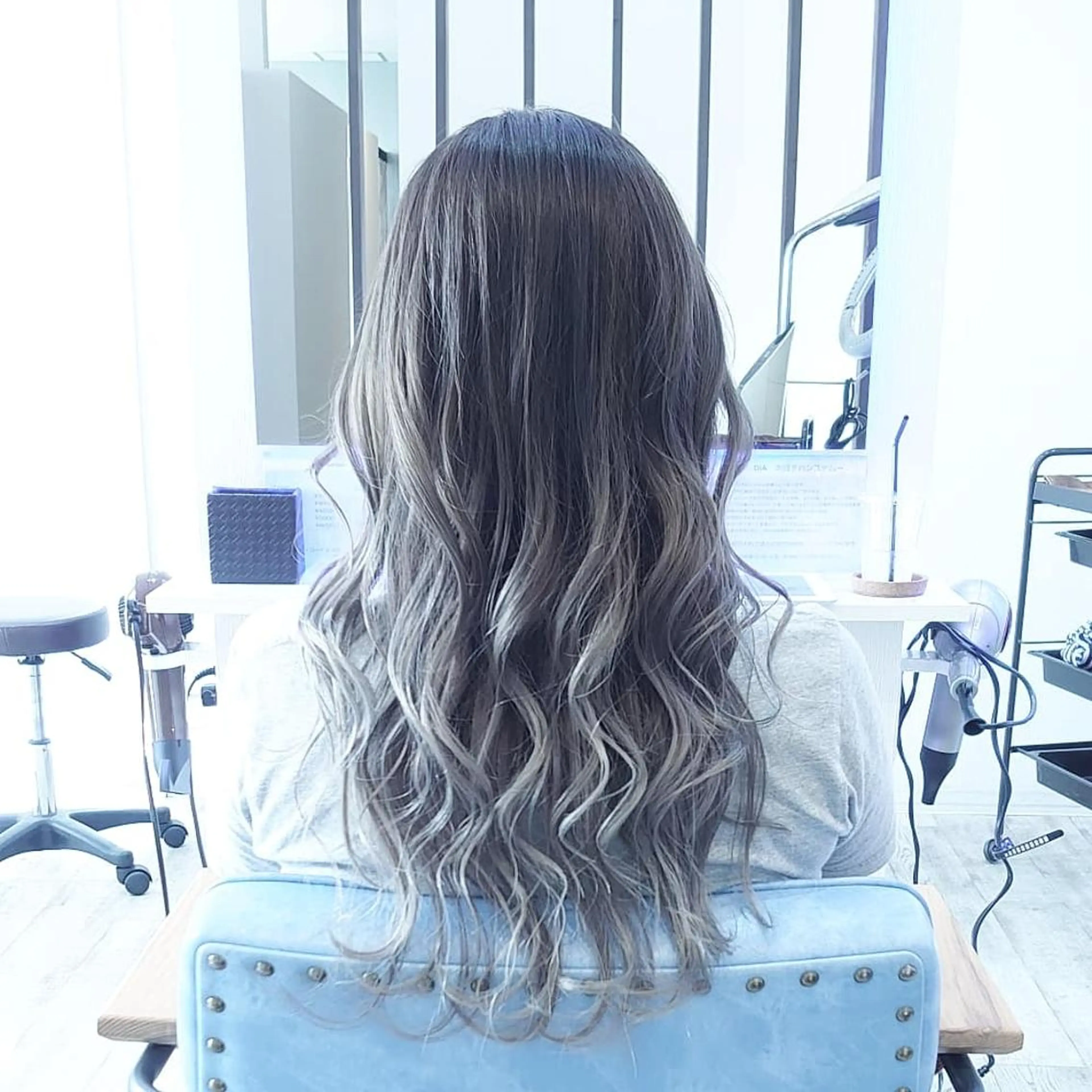 ロング カラー ヘアアレンジ ヘアカラー トリートメント 小林 伸行のヘアスタイル