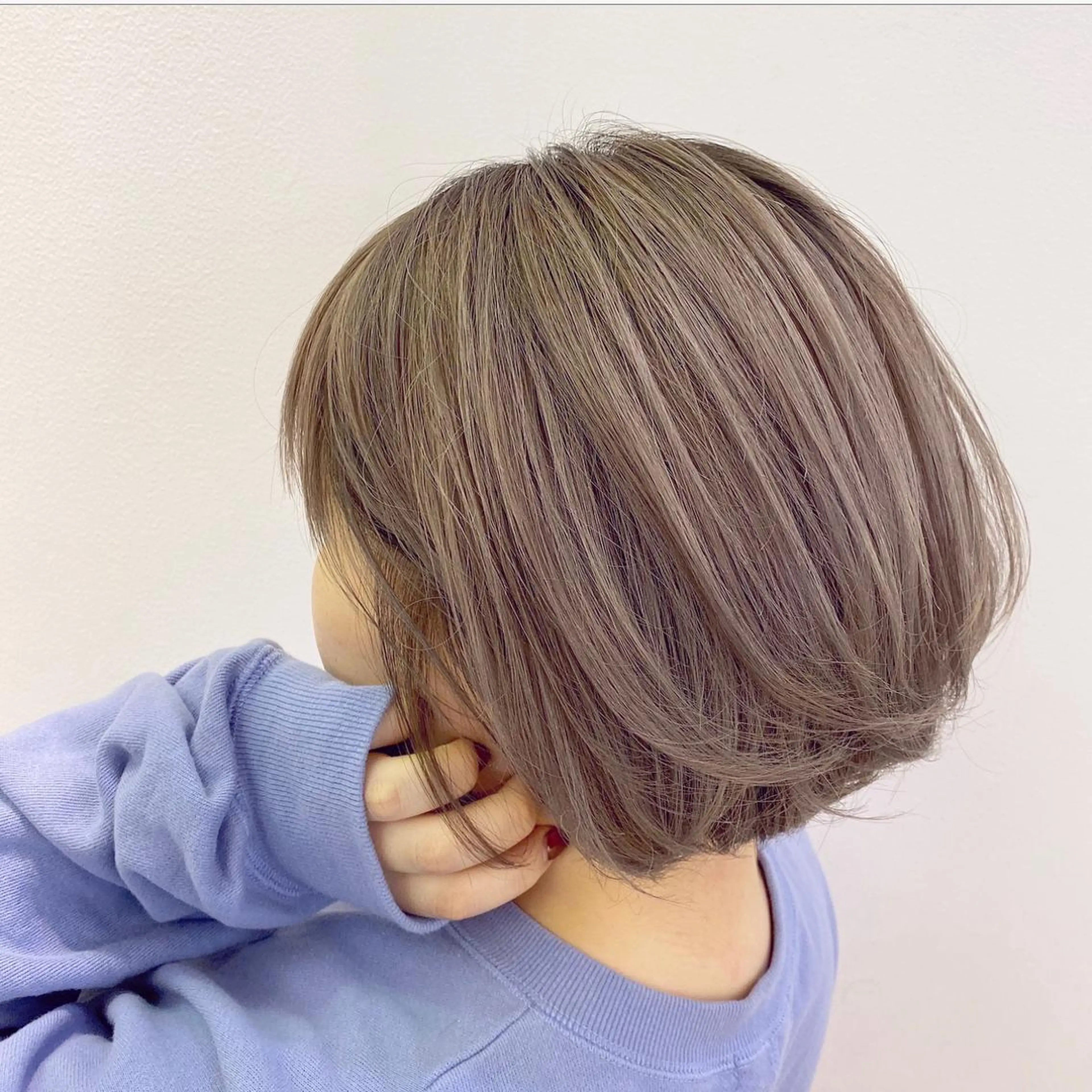 ショート カラー 渡邊 唯のヘアスタイル