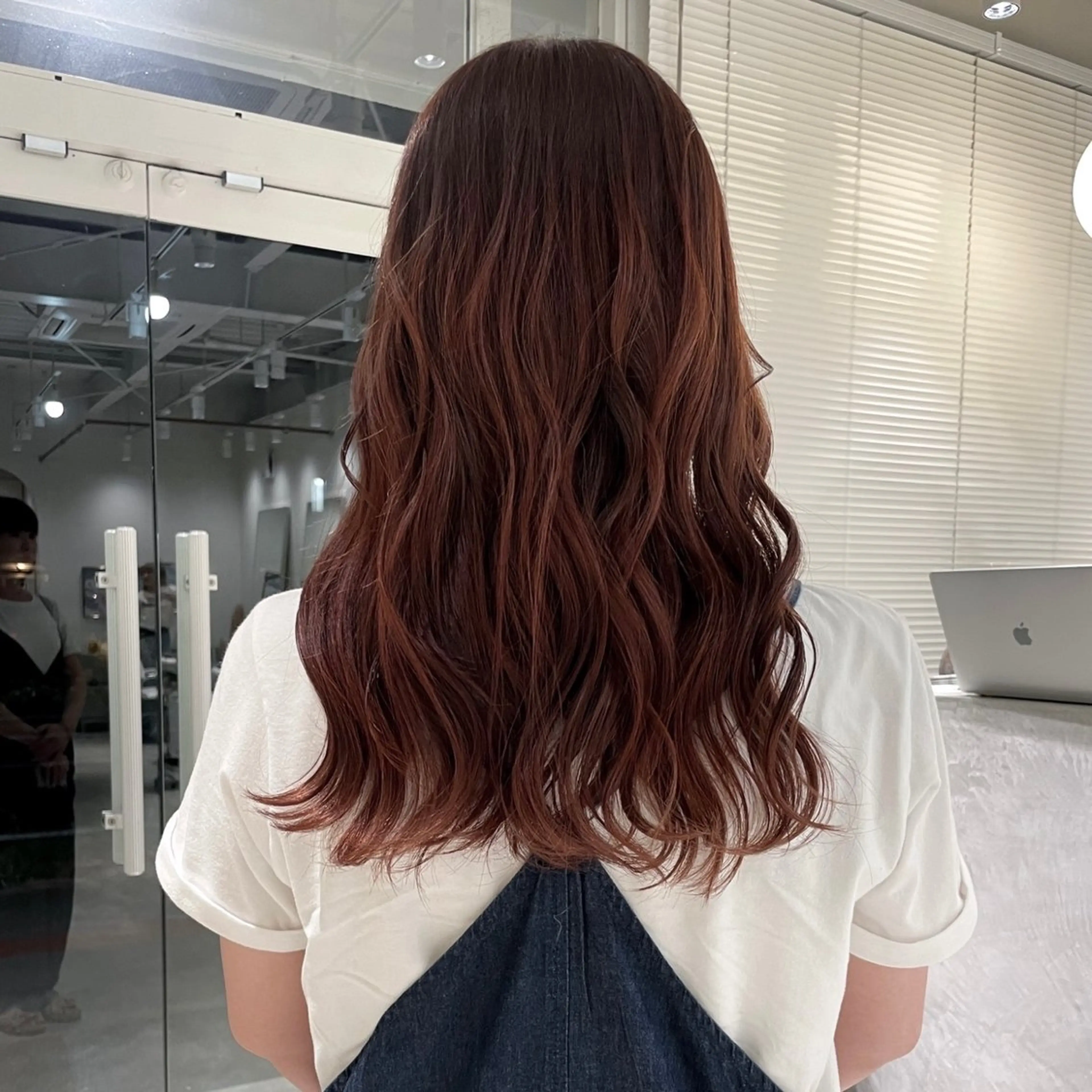 ロング カラー ヘアカラー 林 千聖のヘアスタイル