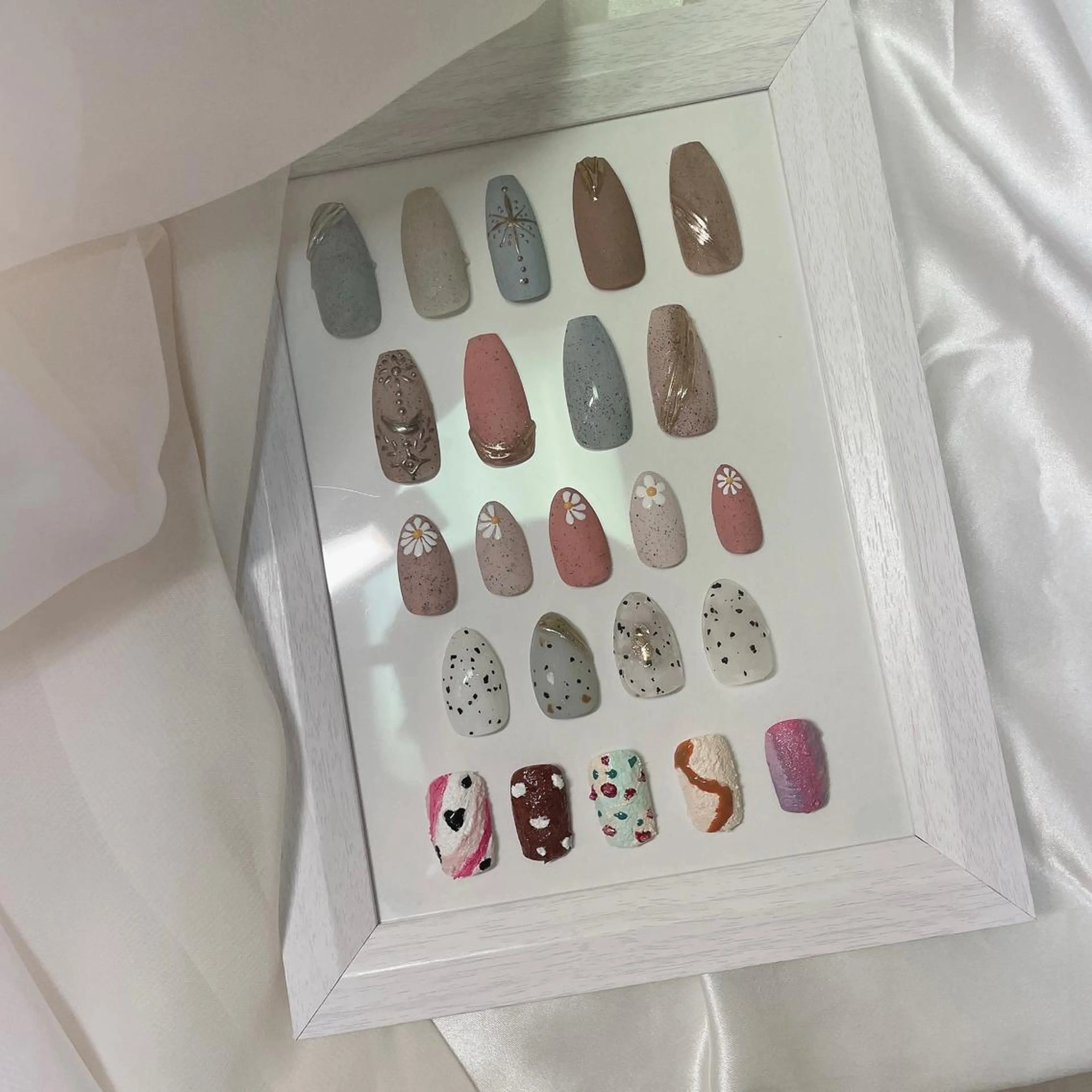 カラー ネイル 夏ネイル 𓂃🦢Aurora Swan🌙𓂃のネイルデザイン