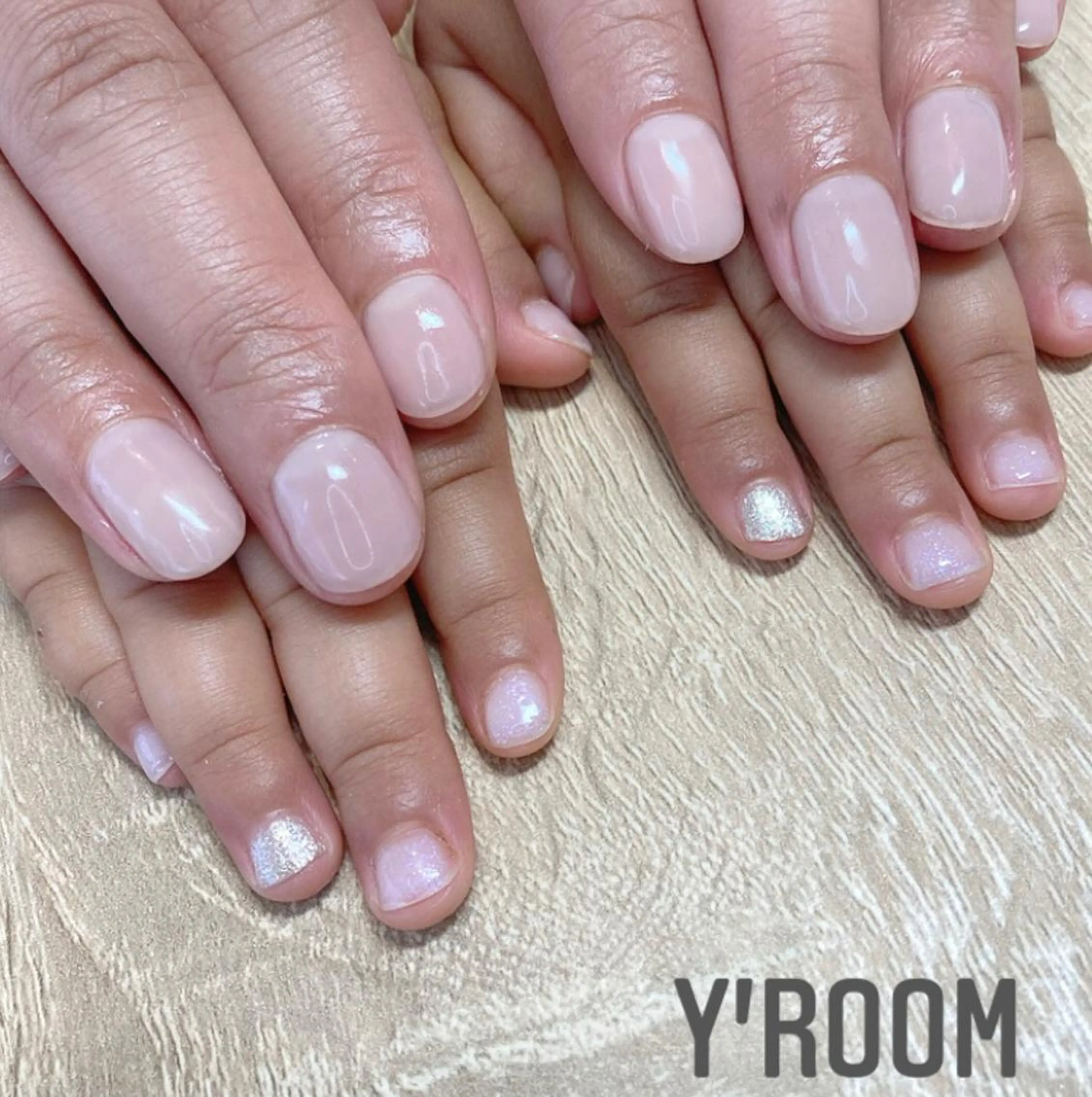 ネイル オーロラネイル フラッシュネイル フットネイル ジェルネイル 氷ネイル・うるうるネイル ハンドネイル YUKA （ネイリスト）のネイルデザイン