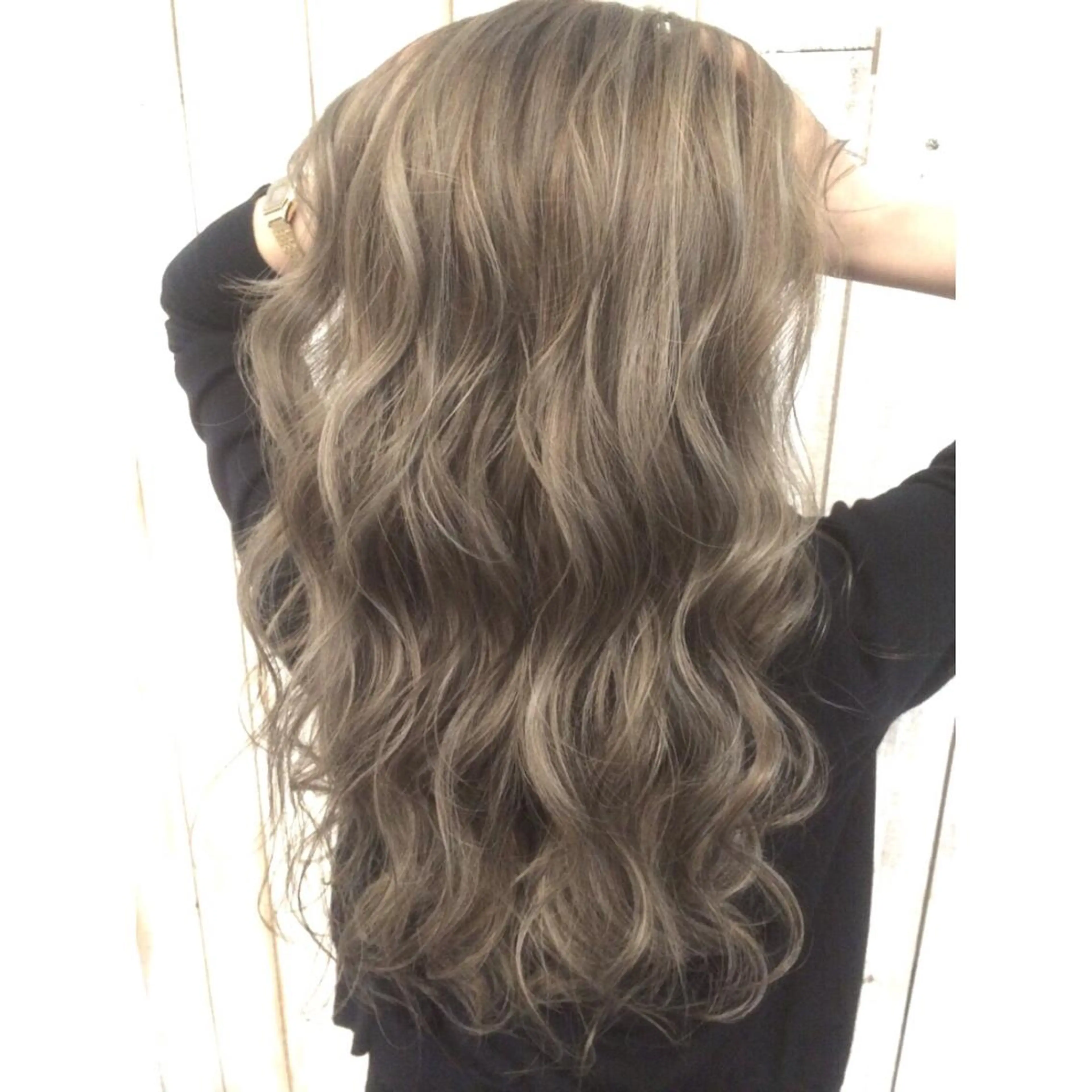 ロング カラー バレイヤージュ ベージュカラー レイヤーカット 井上 一平のヘアスタイル