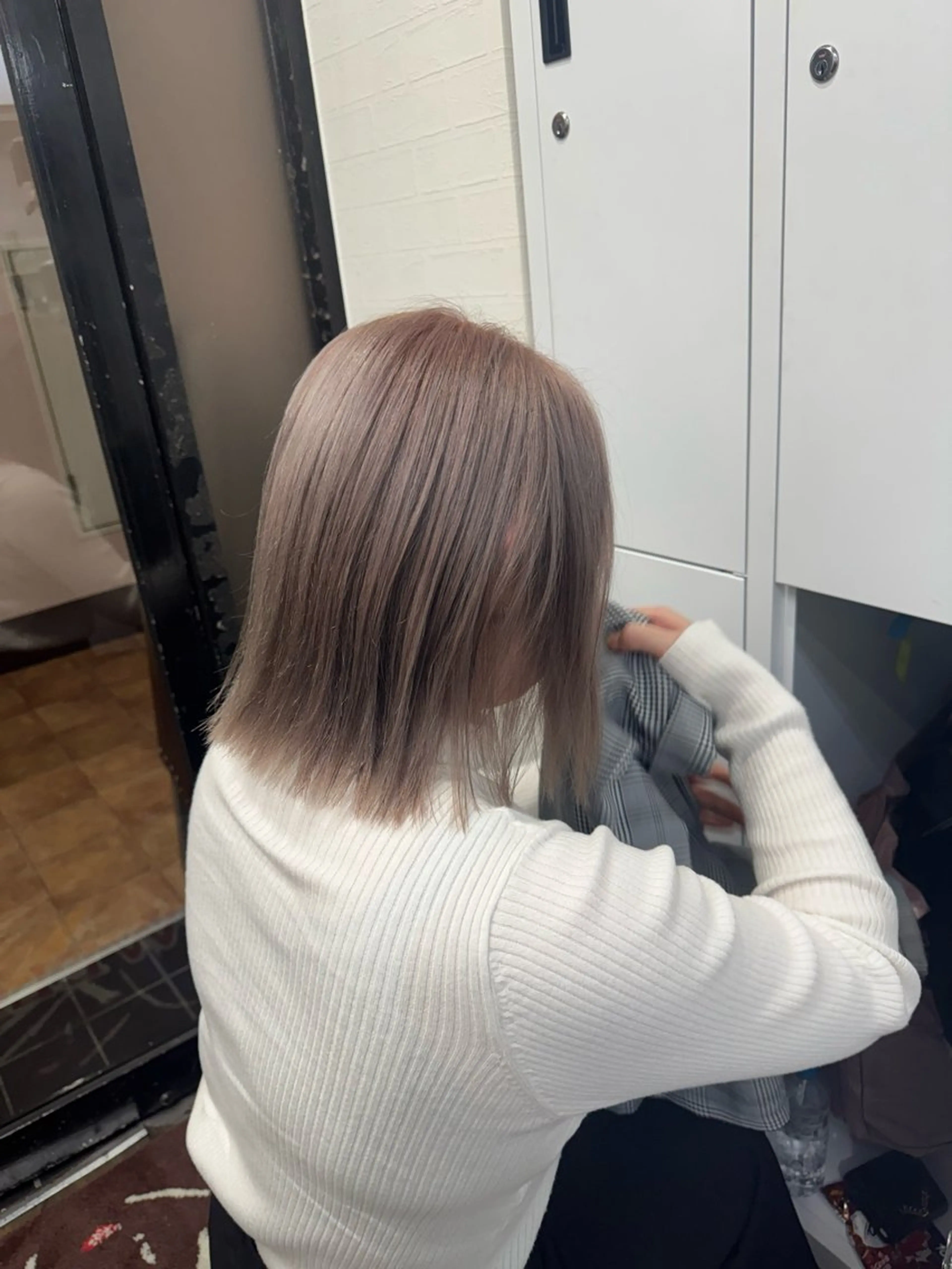 ミディアム 横浜🦋ハイトーン 🫐シャドウルーツのヘアスタイル