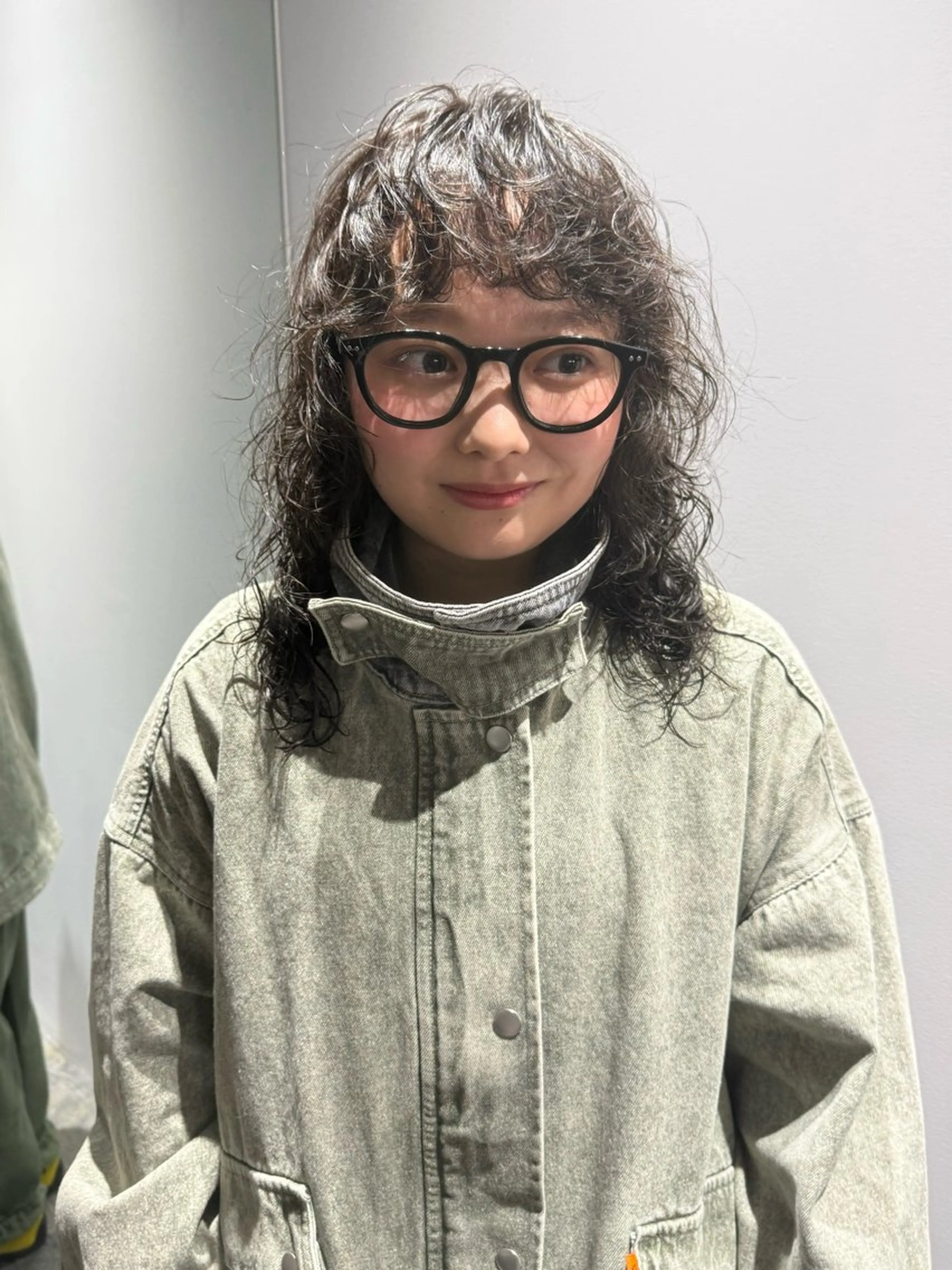 セミロング パーマ セミロングパーマ カット パーマ BURROW うえみ 寿々のヘアスタイル