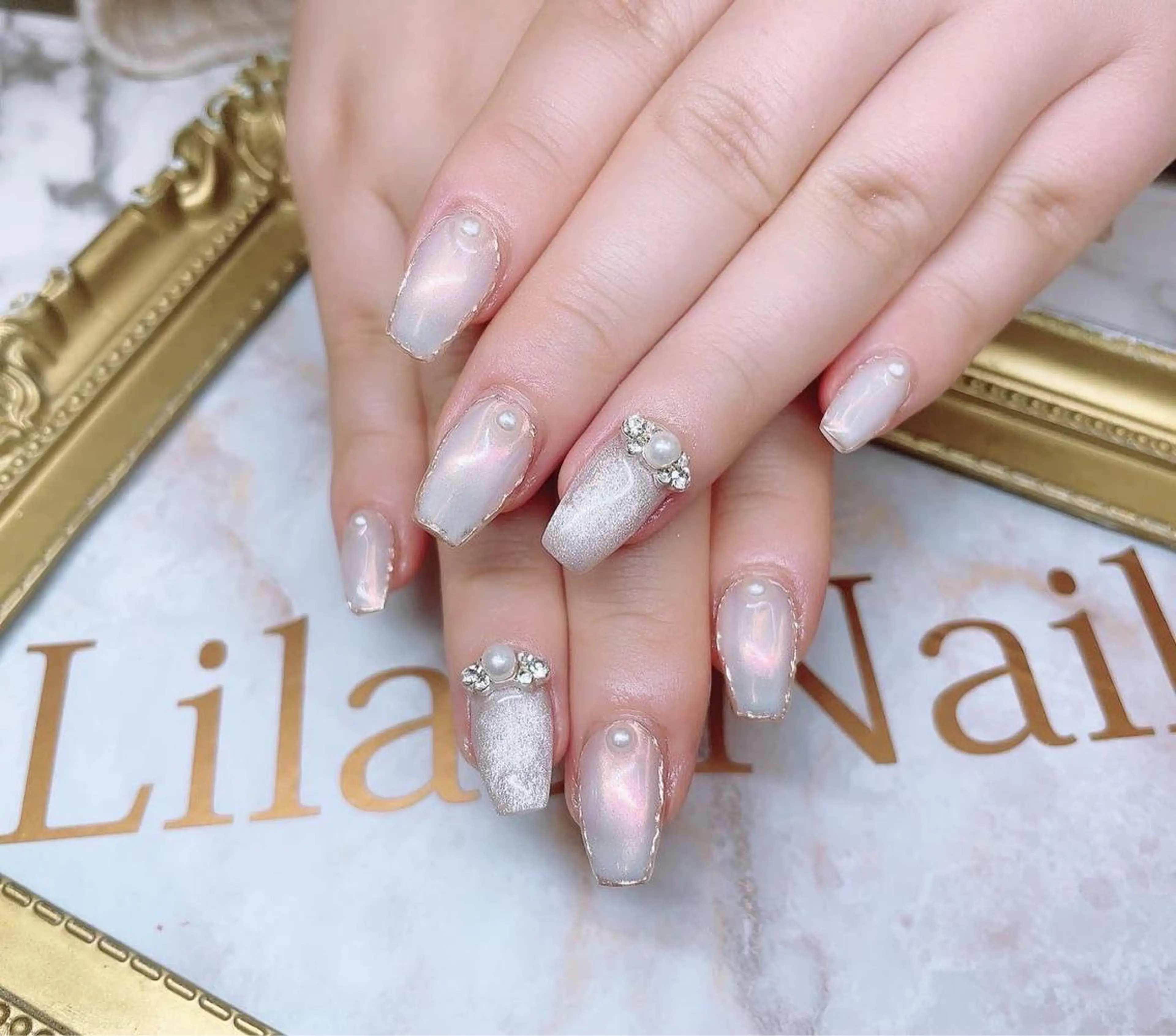 ネイル オーロラネイル ジェルネイル グラデーション ハードジェル キラキラネイル Lilas Nailのネイルデザイン