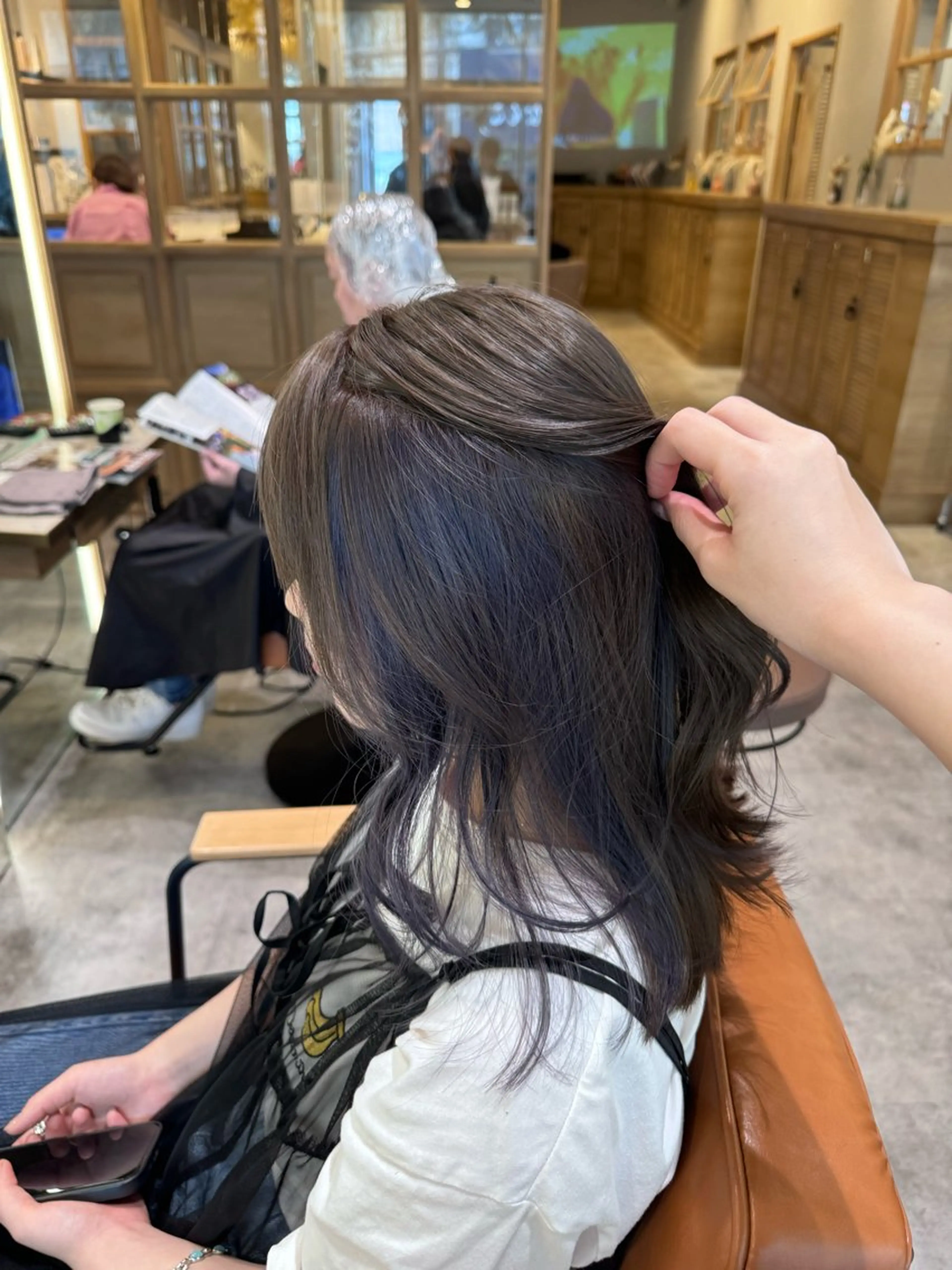 セミロング カラー ベージュカラー イヤリングカラー シルバー シルバーベージュ ☁️olelo国立 ☁️Minoriのヘアスタイル