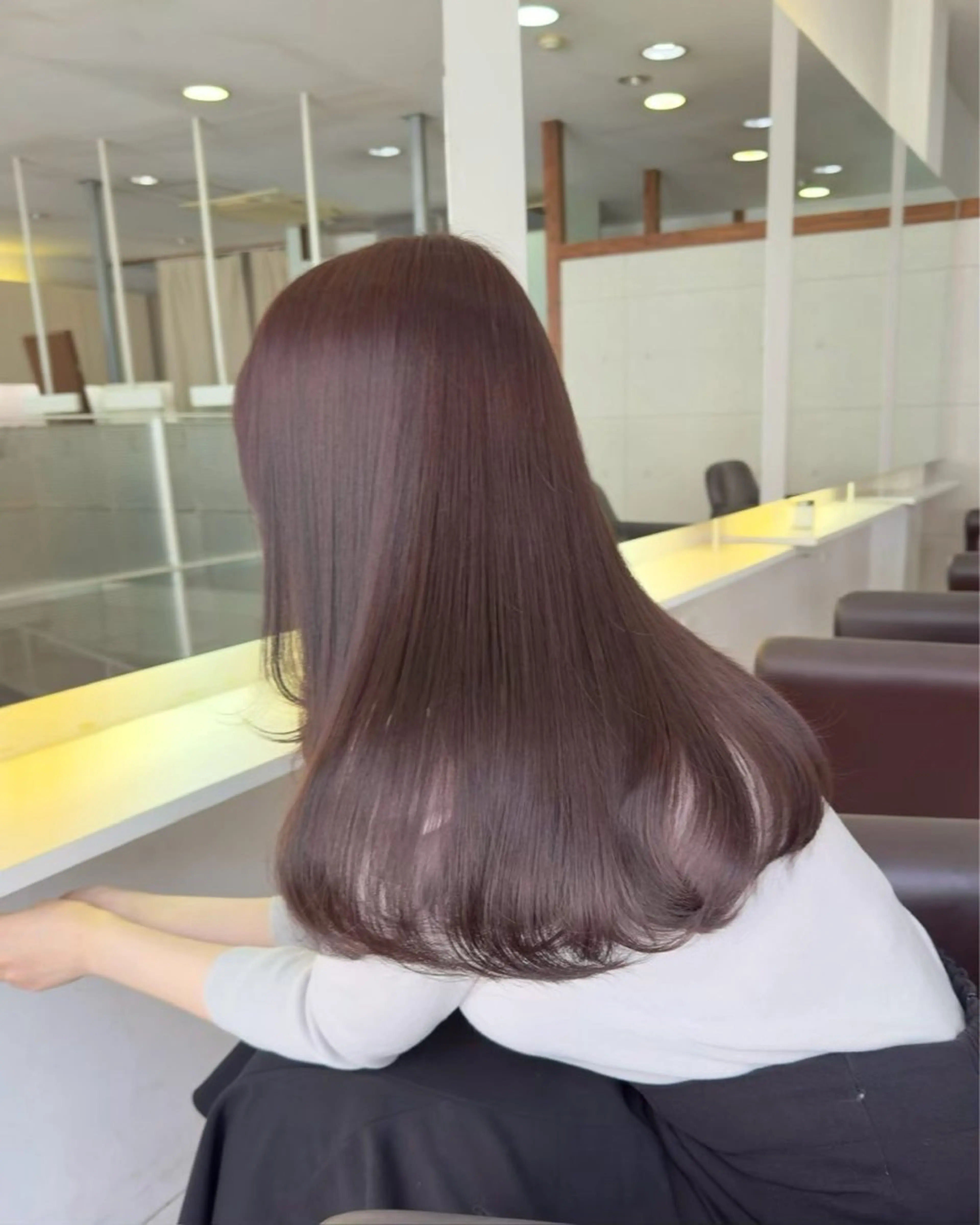 カラー Hip's eyes meiのヘアスタイル