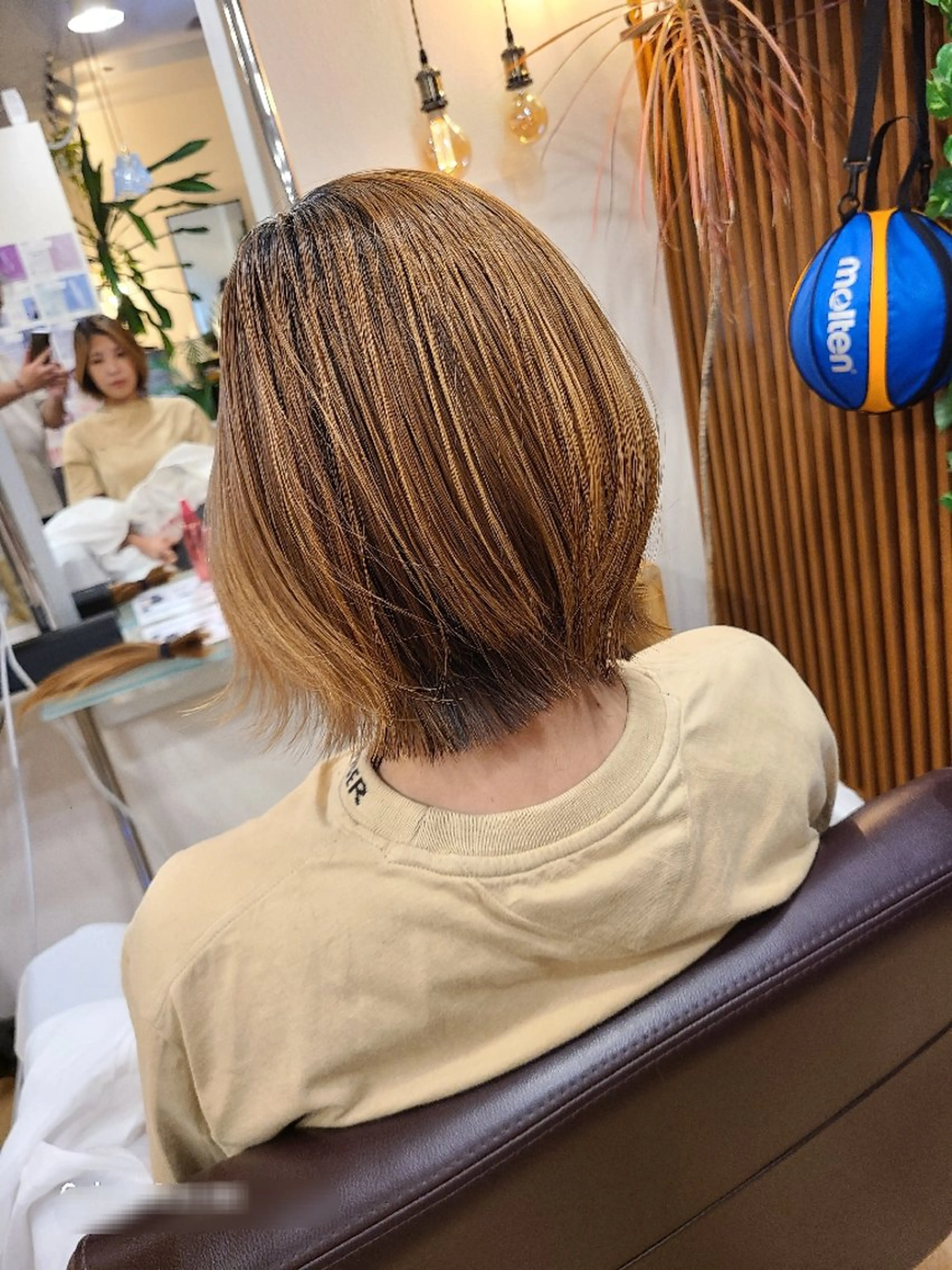 ミディアム シ マのヘアスタイル