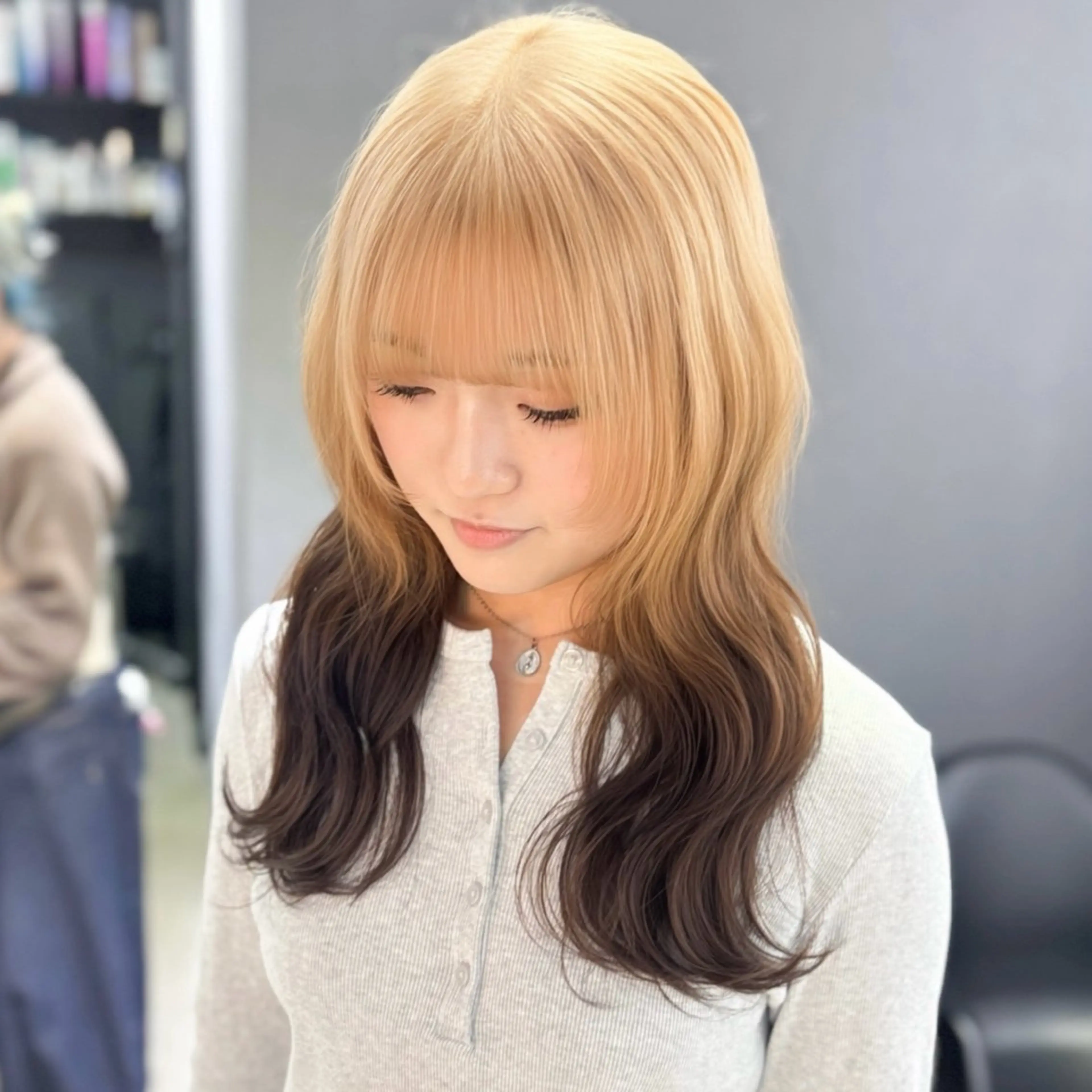 セミロング カラー ベージュカラー ブリーチ ブラウンカラー ハイトーンカラー トリートメント ヘアカラー トリートメント 艶髪ハイトーン/ ブロンド/Nagiのヘアスタイル